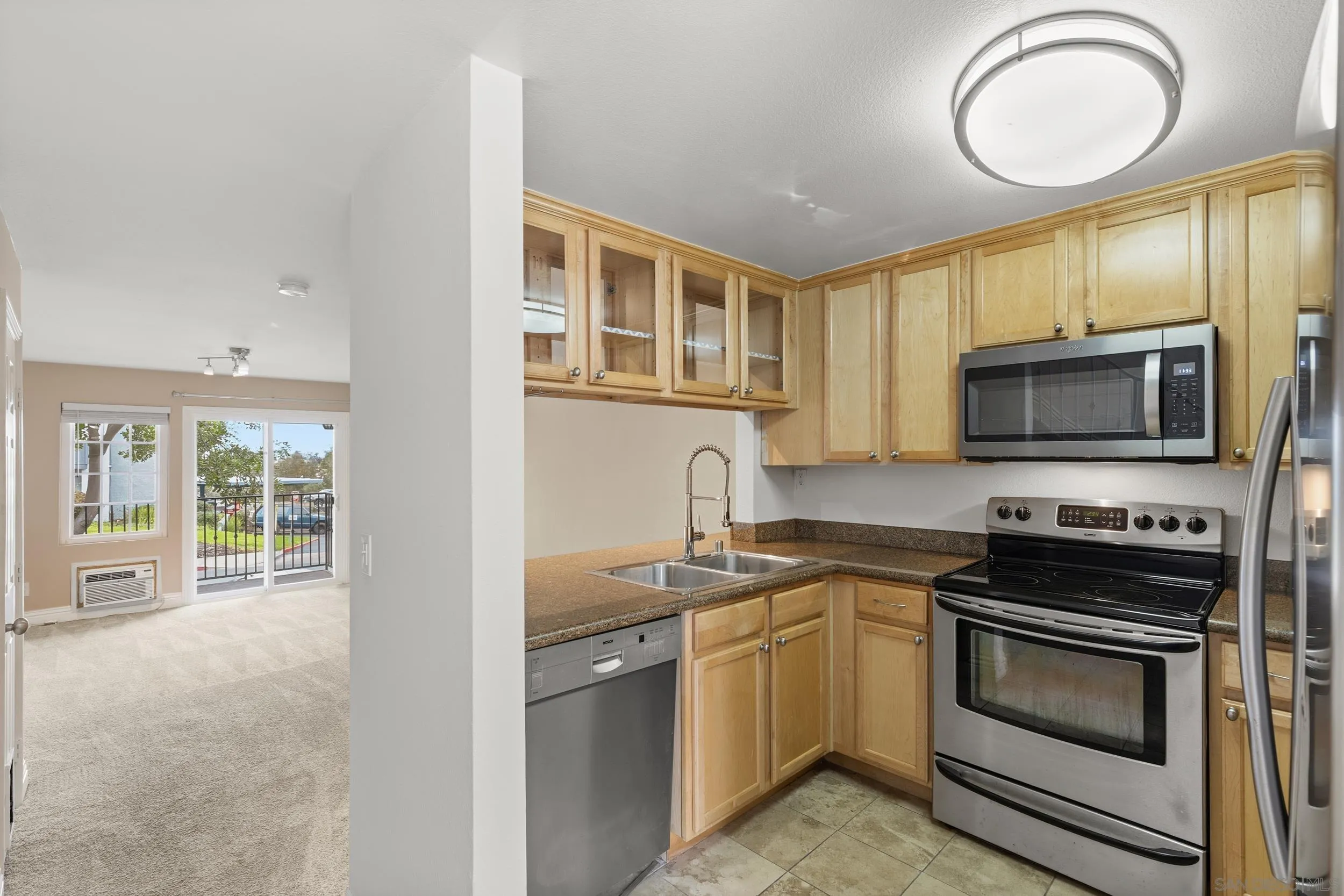https://cdn.realtyfeed.com/cdn/127/2600511/595084f1a2d491996f1dfb2259eb1d31.webp
