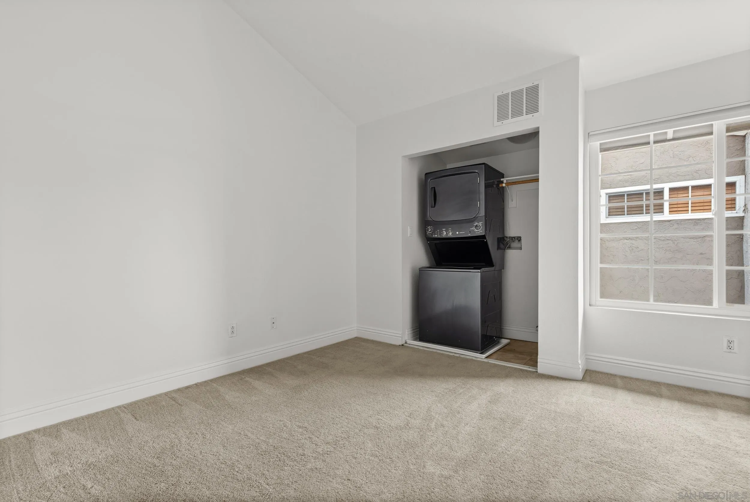 https://cdn.realtyfeed.com/cdn/127/2600511/8c9a2f32a17a3028bba9c111598a4f71.webp