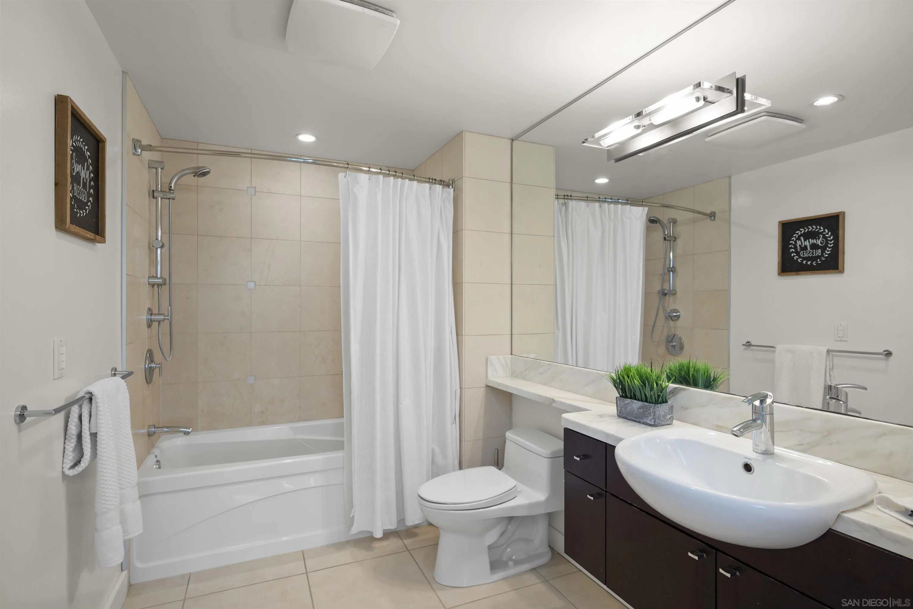 https://cdn.realtyfeed.com/cdn/127/2600519/09c9977abb133723aa8c9ac293fd0c0d.webp