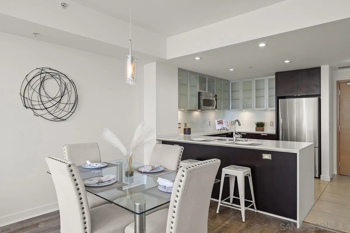 https://cdn.realtyfeed.com/cdn/127/2600519/18c0ee3e06886fdc12e81128de698756.webp