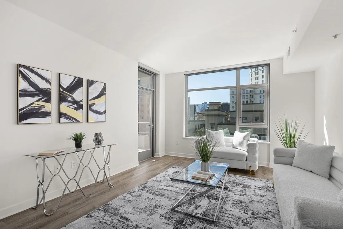 Photo #2: 2600519 Listing: Photo #2