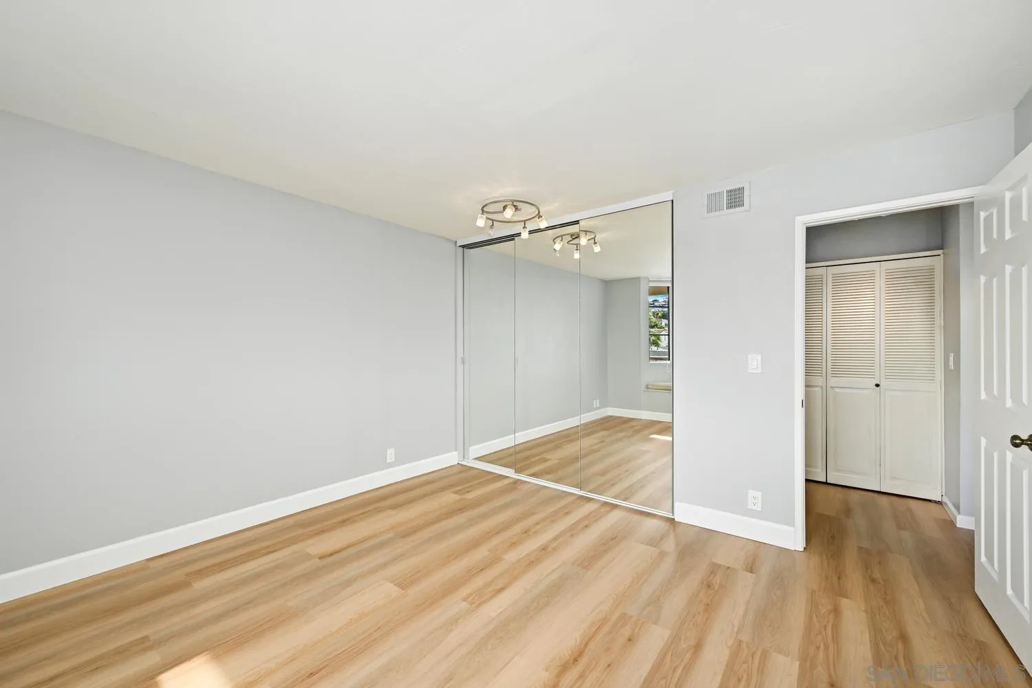 Photo #27: 2600523 Listing: Photo #27