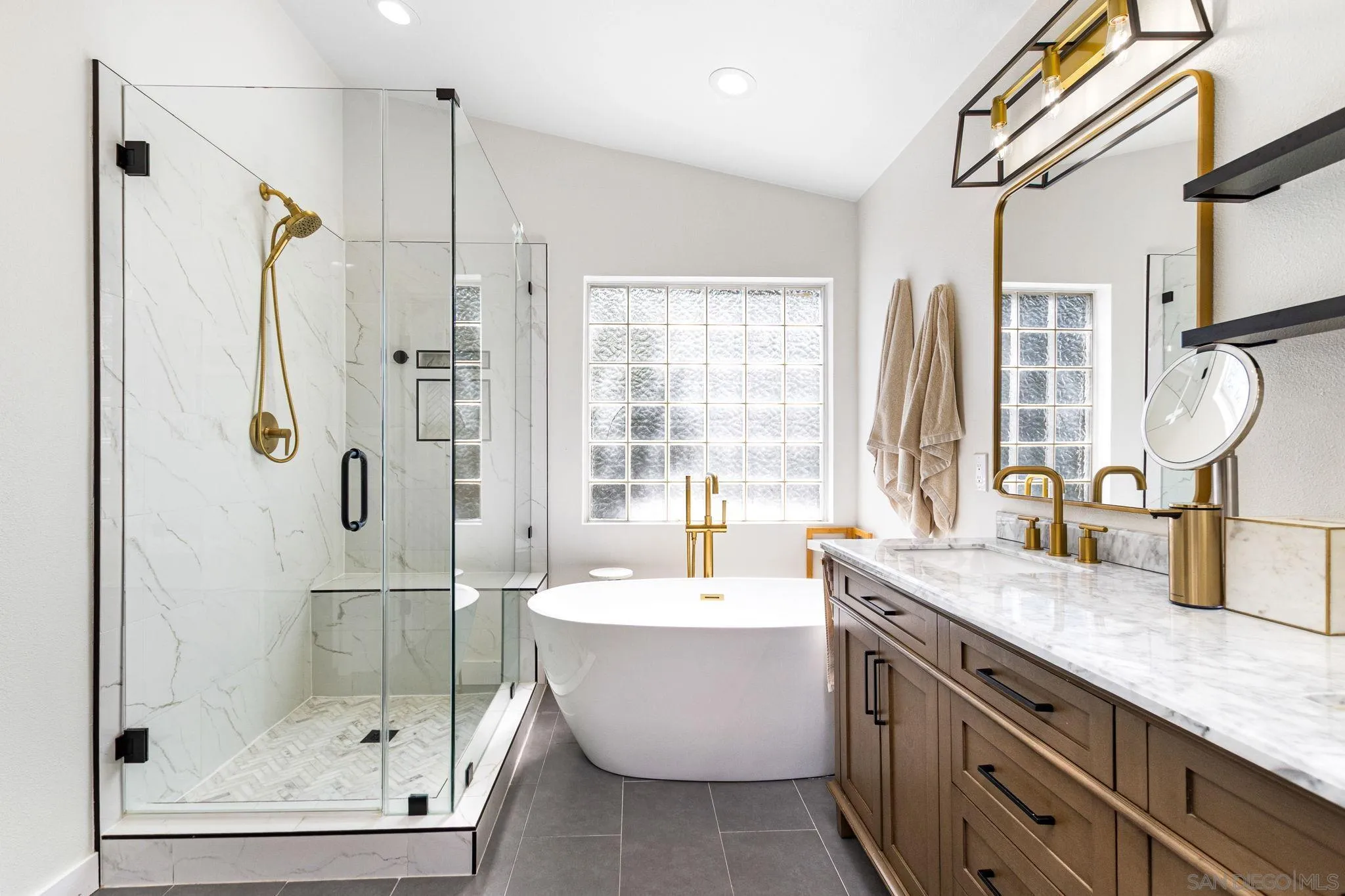 https://cdn.realtyfeed.com/cdn/127/2600533/ae864217065399345261a89b1c9c753c.webp