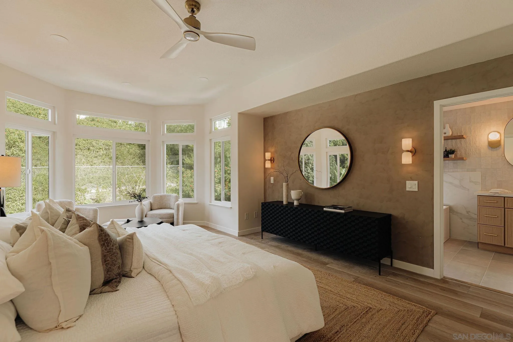 https://cdn.realtyfeed.com/cdn/127/2600540/a97127e43e3c84bb743c697522aa1b69.webp