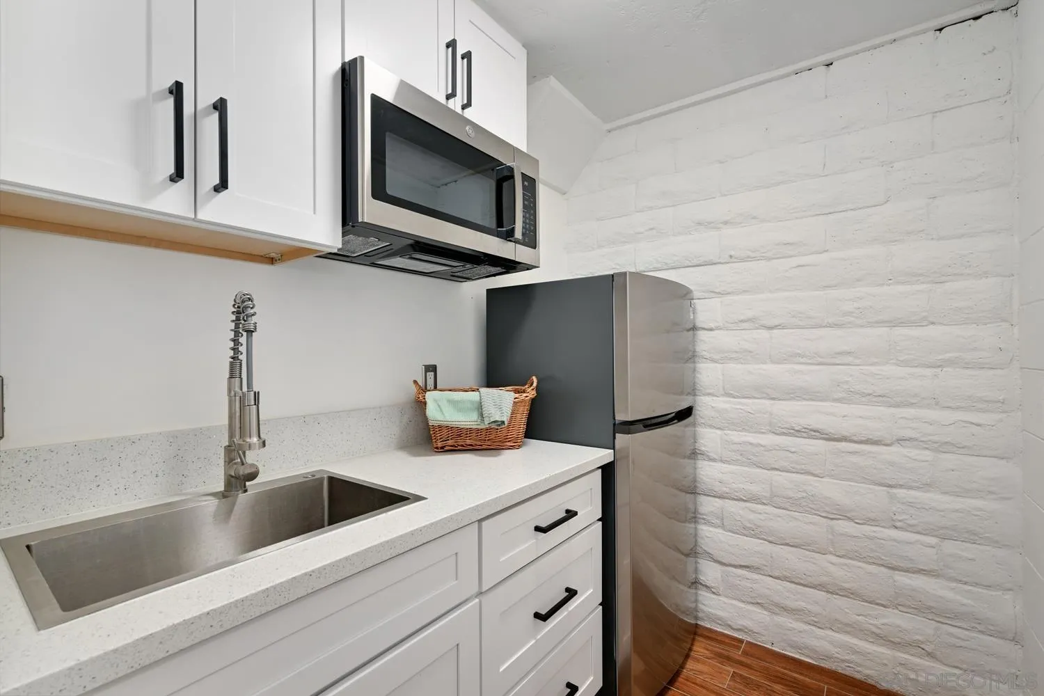 https://cdn.realtyfeed.com/cdn/127/2600541/7761e7df0176dfbe0b162ba9e93532de.webp