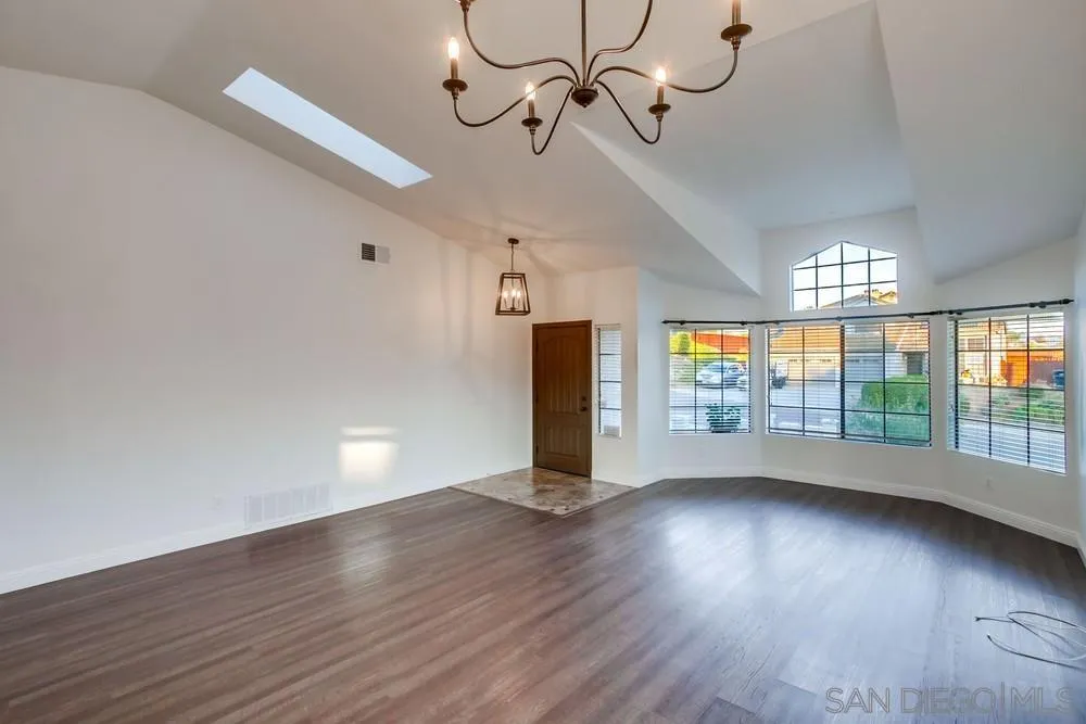 https://cdn.realtyfeed.com/cdn/127/2600543/1804701e5e40a3060b97132601c941f0.webp