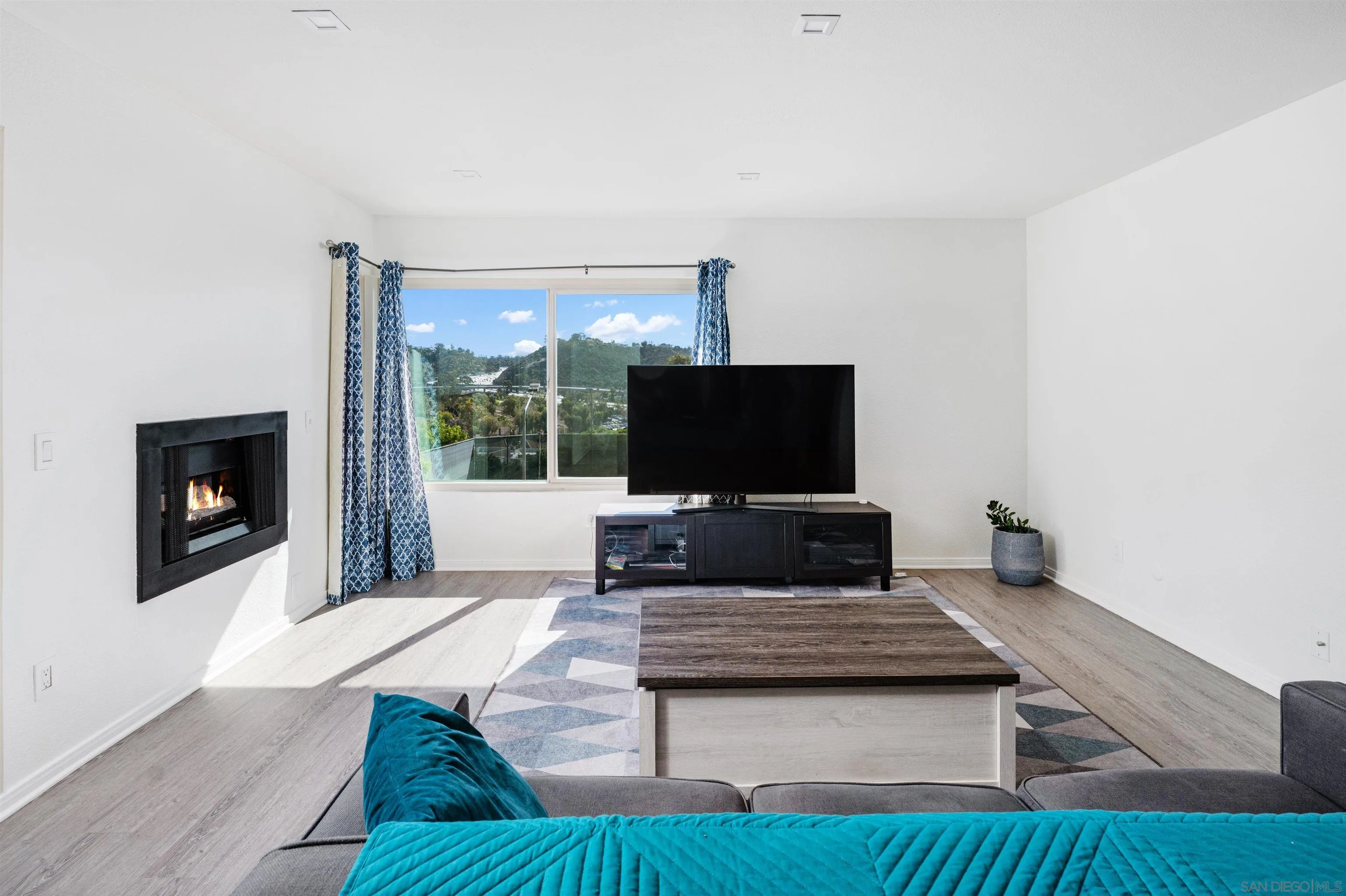 Photo #3: 2600545 Listing: Photo #3