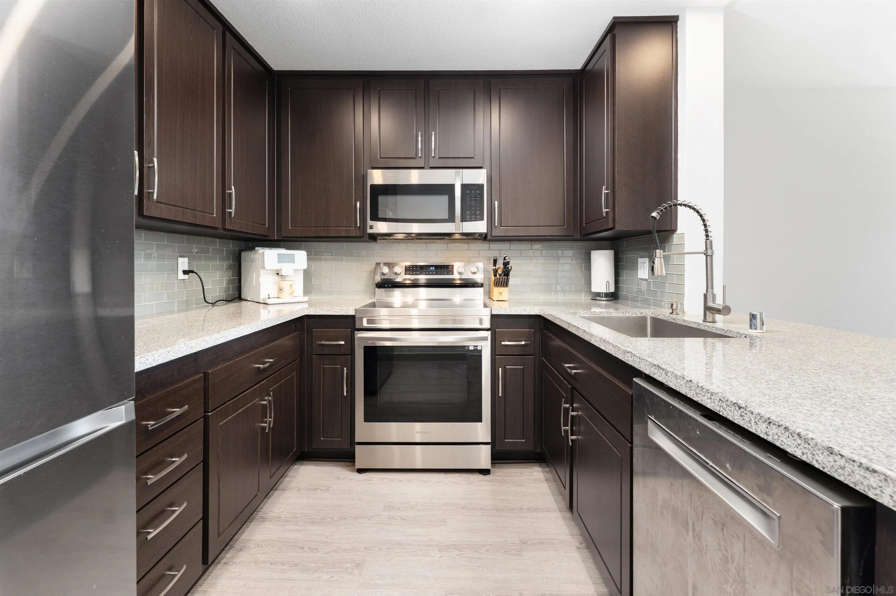 Photo #13: 2600545 Listing: Photo #13