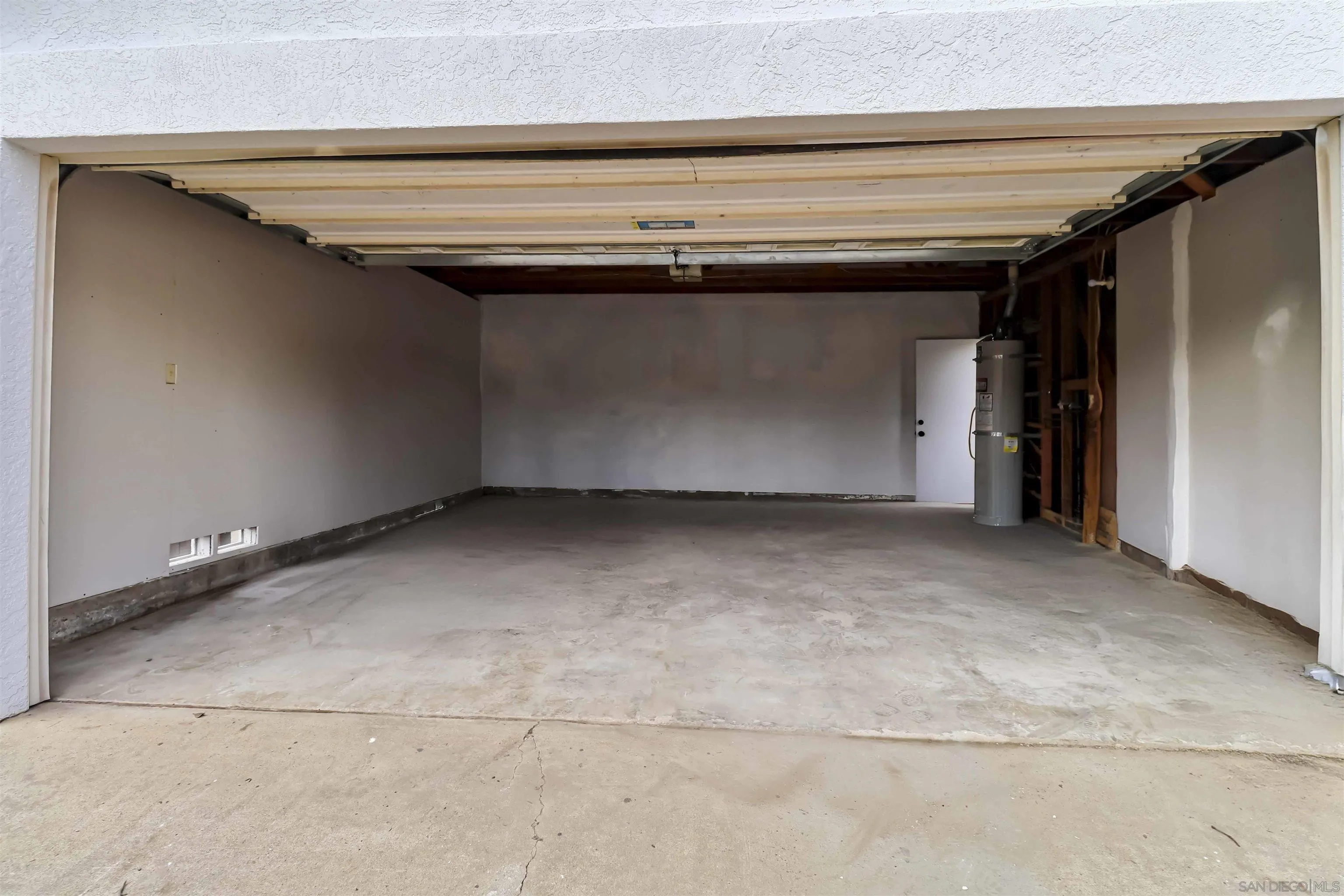 https://cdn.realtyfeed.com/cdn/127/2600555/1e415d67012d38eb3c6b81b36978d6dd.webp