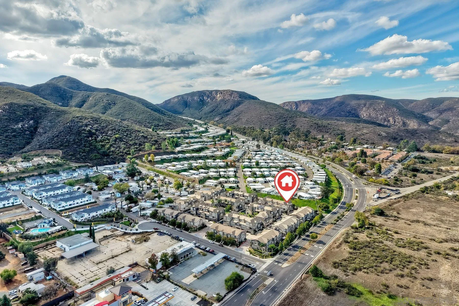 https://cdn.realtyfeed.com/cdn/127/2600560/0a415876bfa71435b0859237534436eb.webp