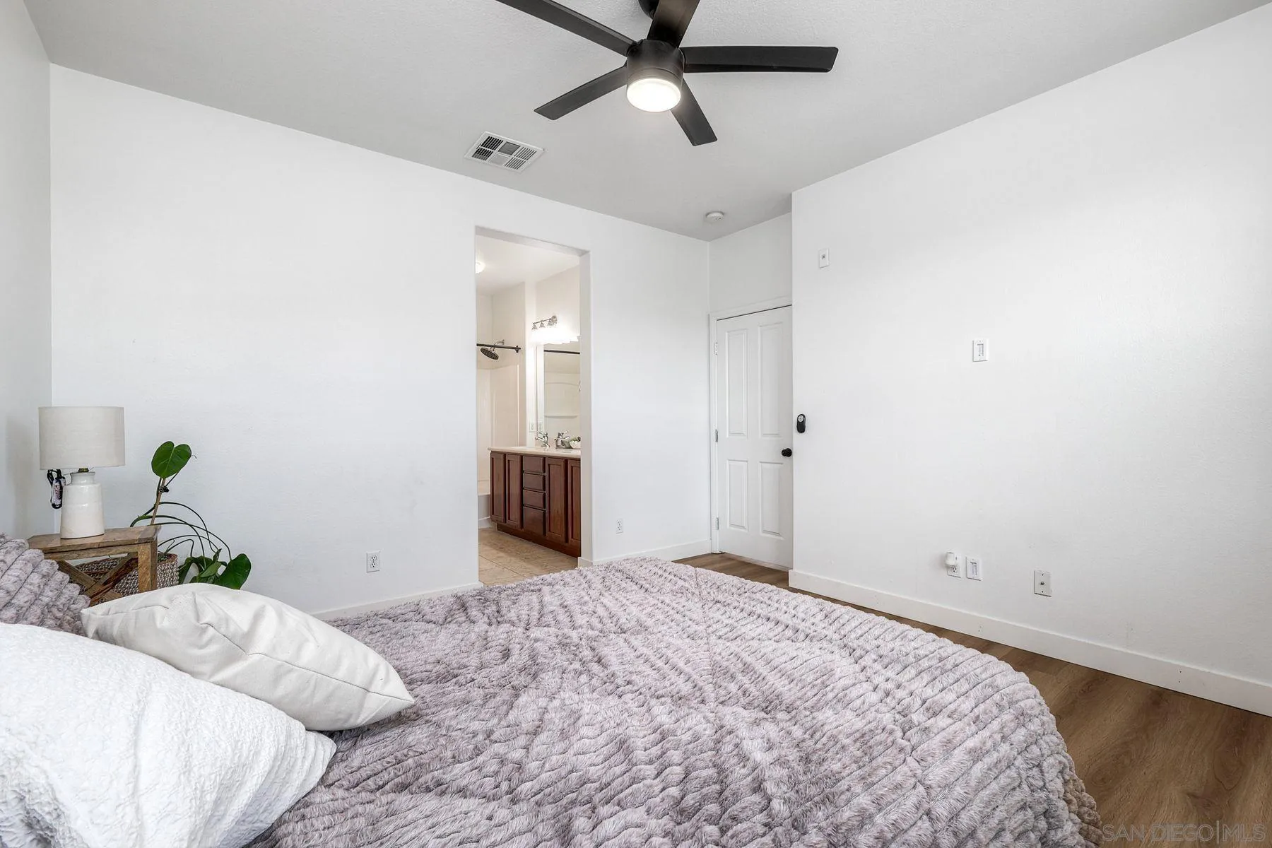 https://cdn.realtyfeed.com/cdn/127/2600560/22368a3c428b2bff74300474b7b72134.webp