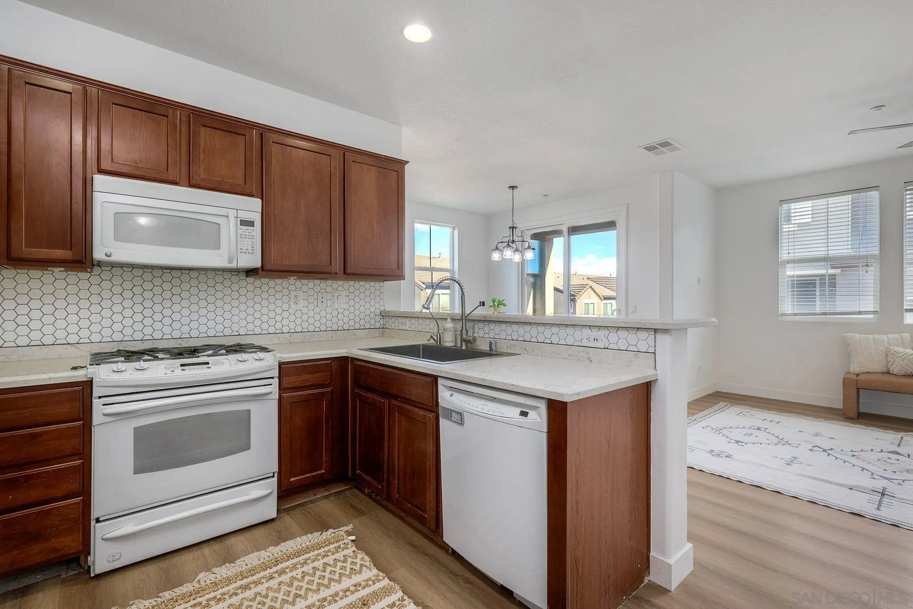 https://cdn.realtyfeed.com/cdn/127/2600560/7f3e0a8f1b10806182354259b9c5d681.webp