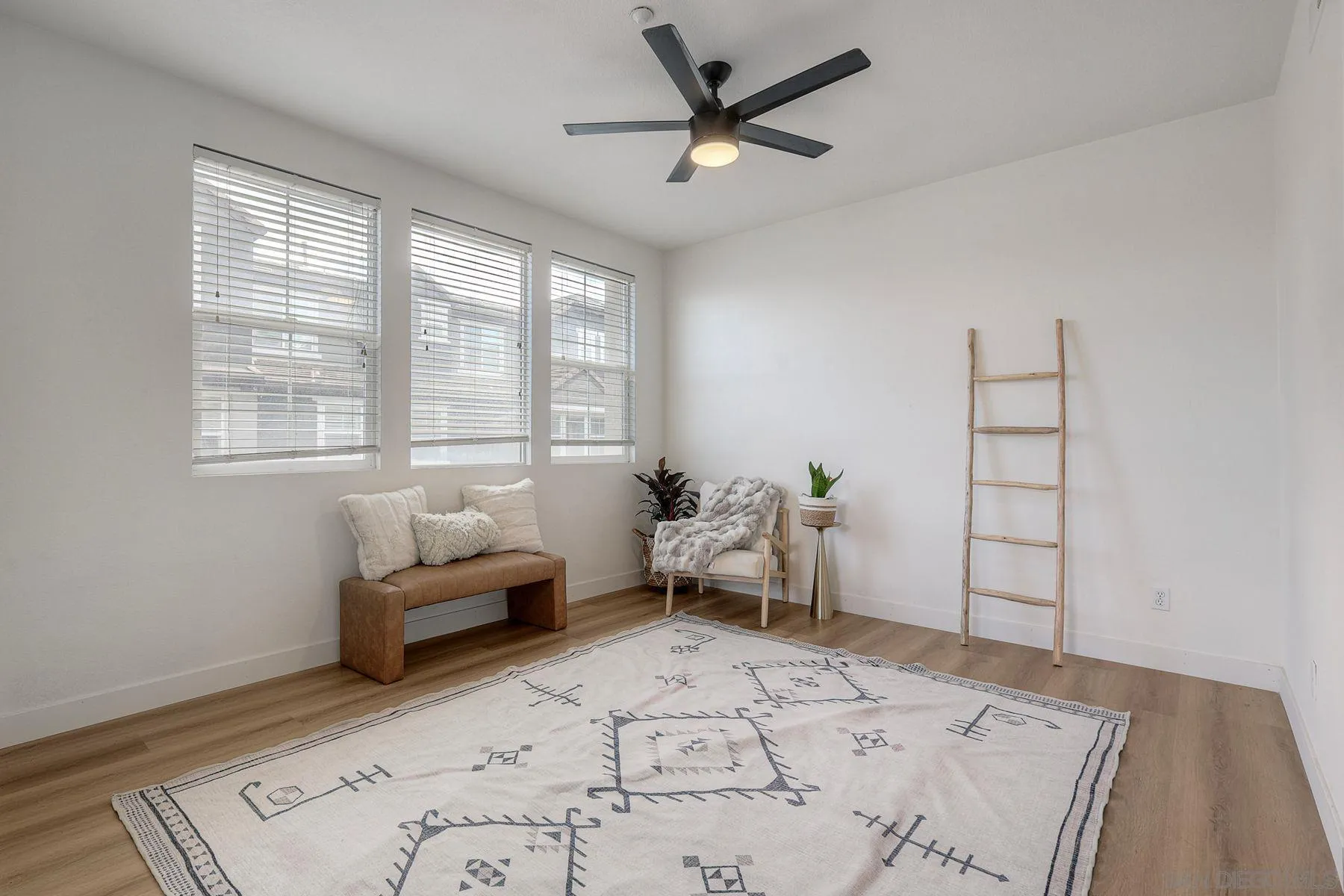https://cdn.realtyfeed.com/cdn/127/2600560/93093637cb5faa3316415d20507d9772.webp