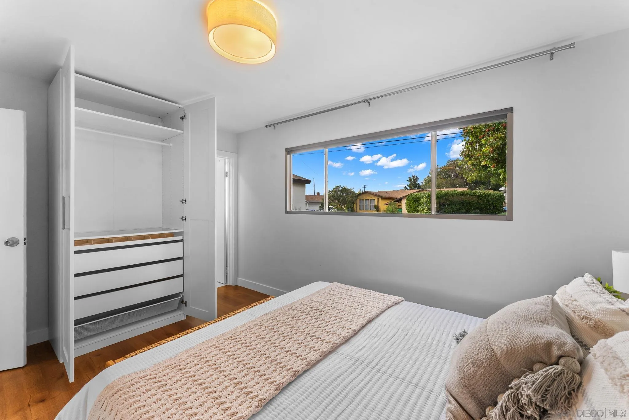 https://cdn.realtyfeed.com/cdn/127/2600561/0ae238d0e9c5c2342d6c232372313603.webp