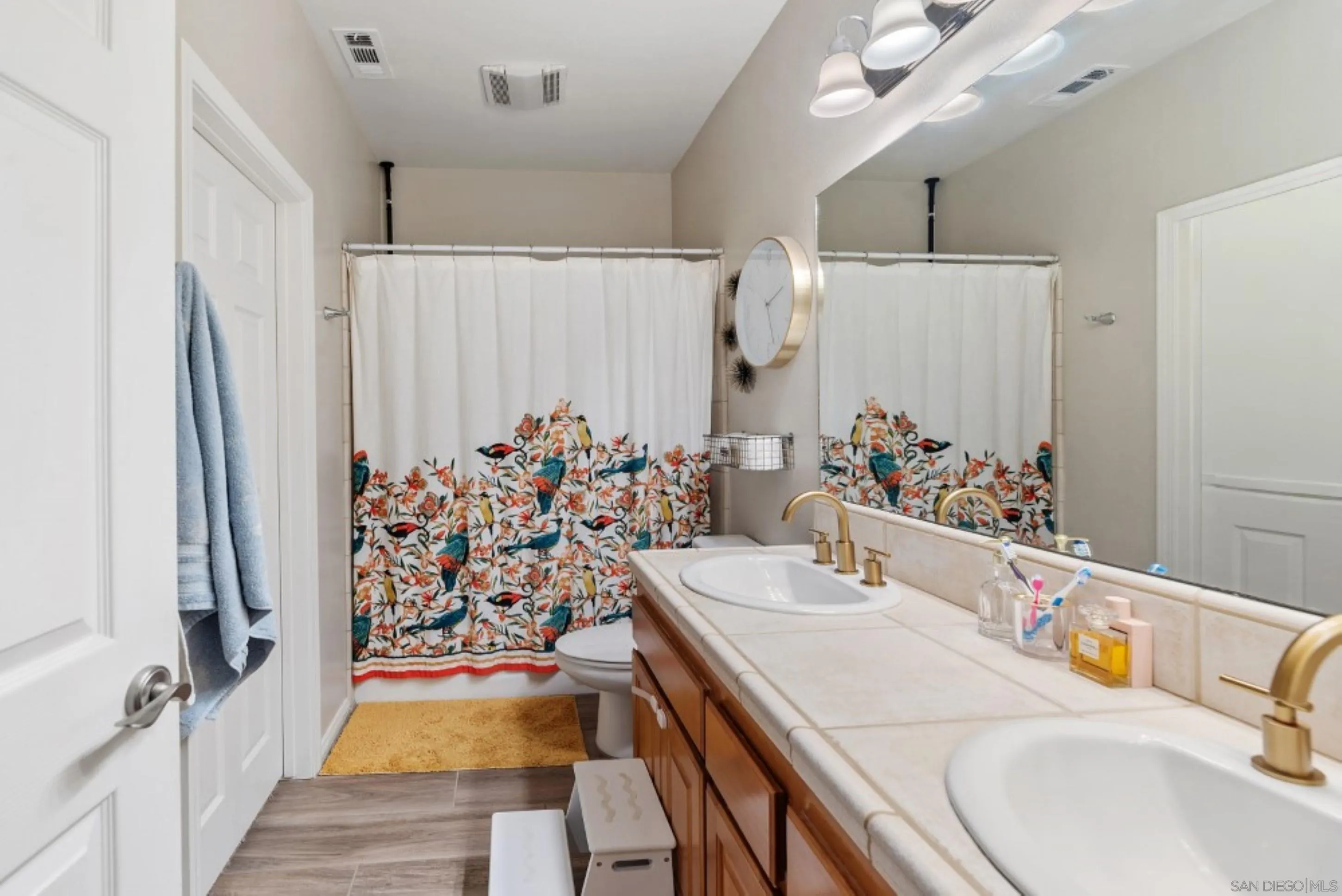 https://cdn.realtyfeed.com/cdn/127/2600582/4d3cf7af769f061adb13c6322e70775c.webp