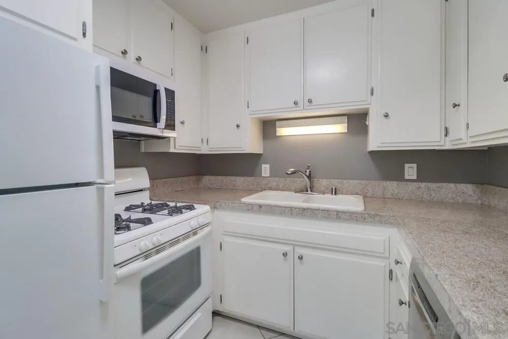 Photo #9: 2600585 Listing: Photo #9