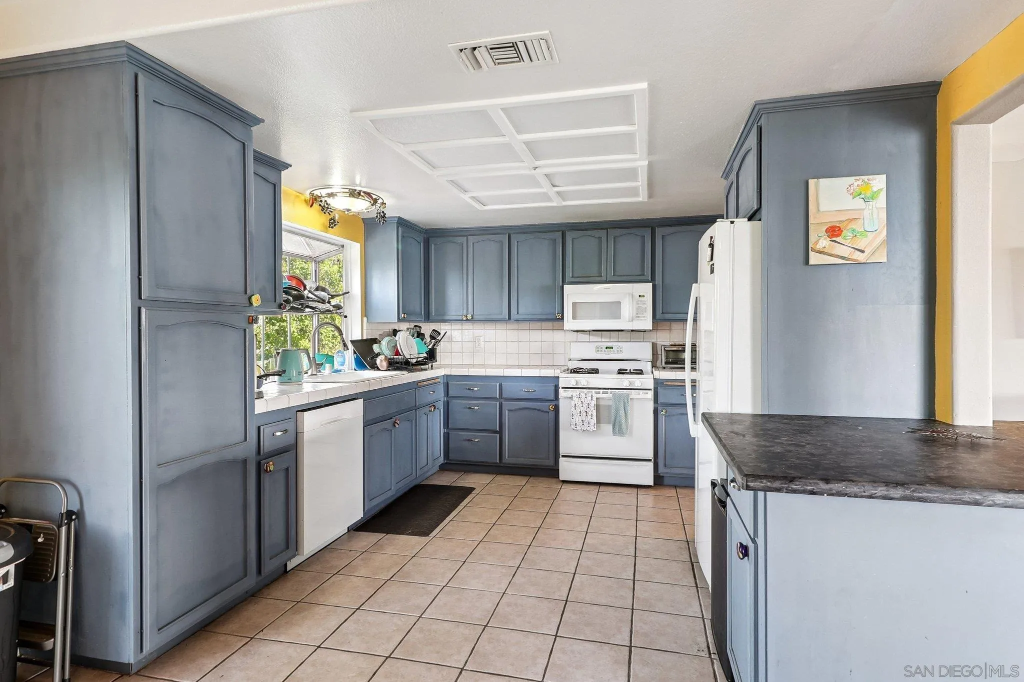 https://cdn.realtyfeed.com/cdn/127/2600588/f992b47c695ca8d14c329cfe46258373.webp