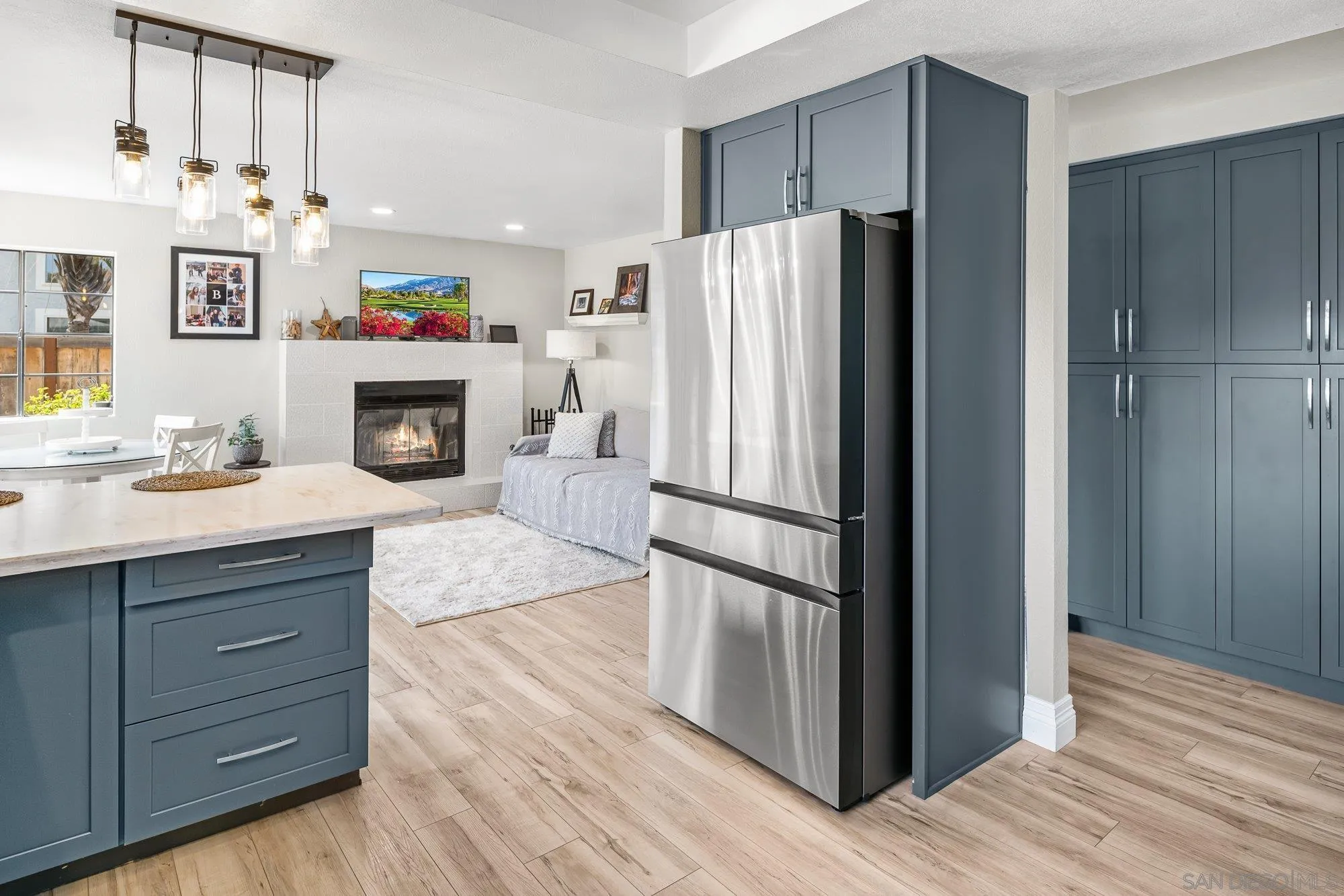 https://cdn.realtyfeed.com/cdn/127/2600590/f144ed9dd4b89e63542414b0854812b5.webp