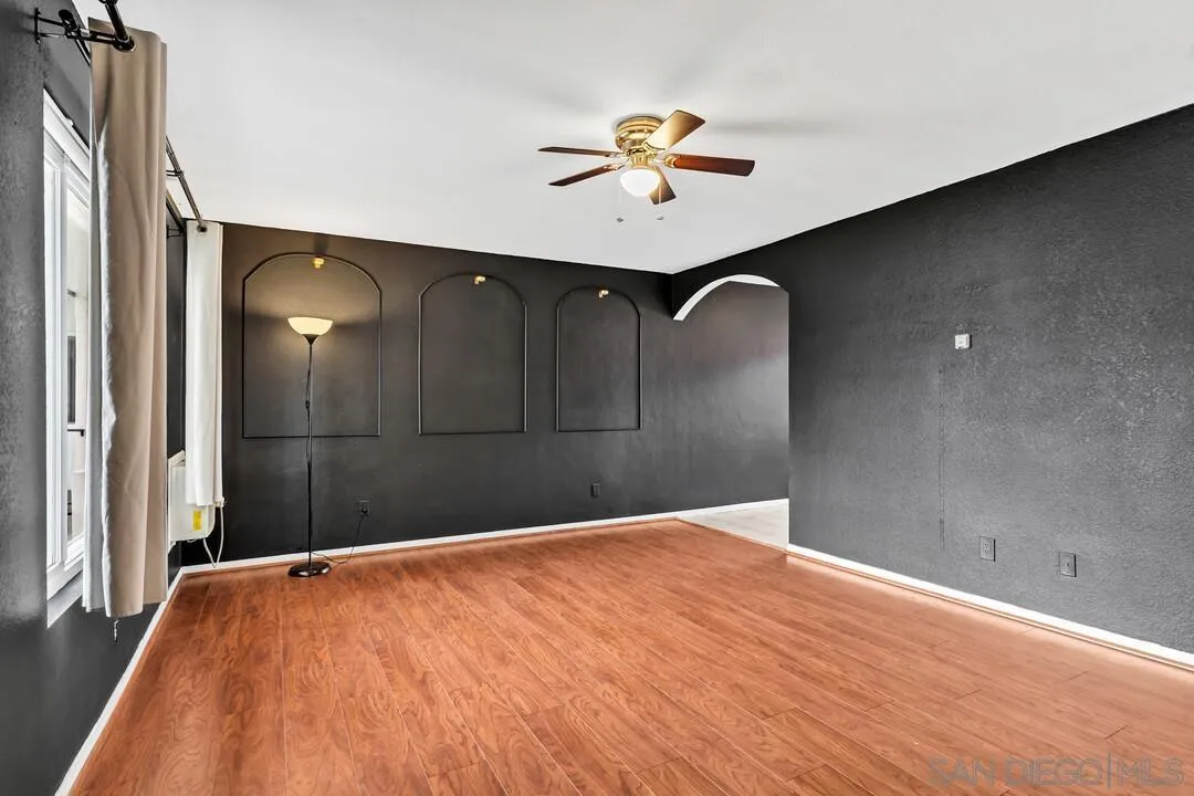 Photo #4: 2600592 Listing: Photo #4