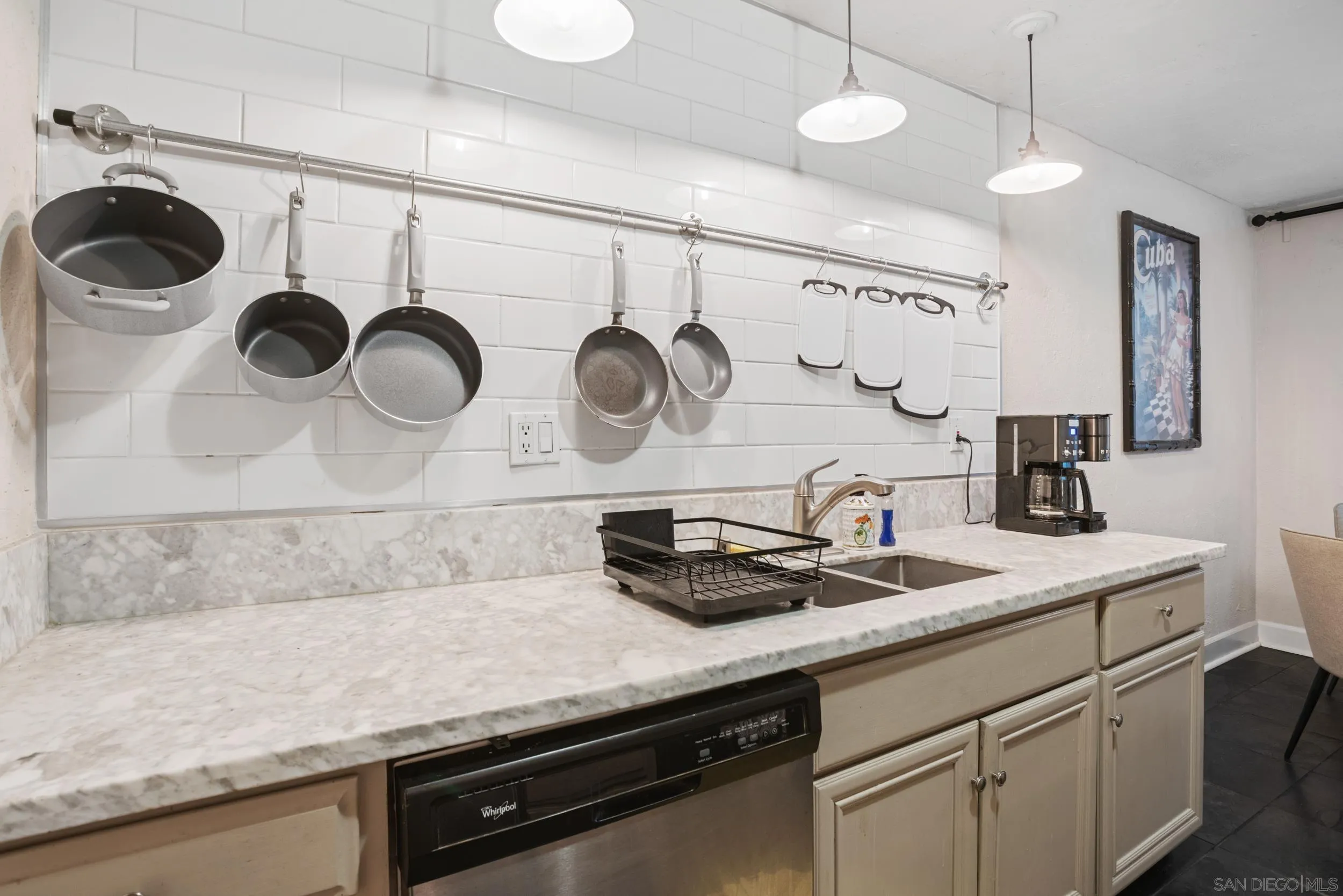 Photo #3: 2600593 Listing: Photo #3