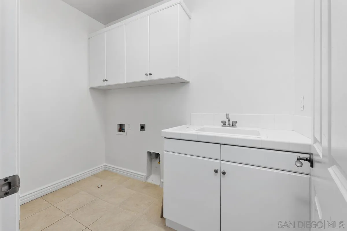 https://cdn.realtyfeed.com/cdn/127/2600605/2894d3c39edd0878af045b1edf9d0af0.webp