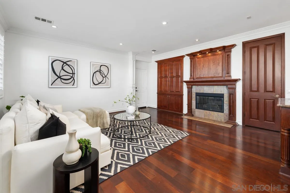 https://cdn.realtyfeed.com/cdn/127/2600605/323a712657ab7a4970561a38f56519f5.webp