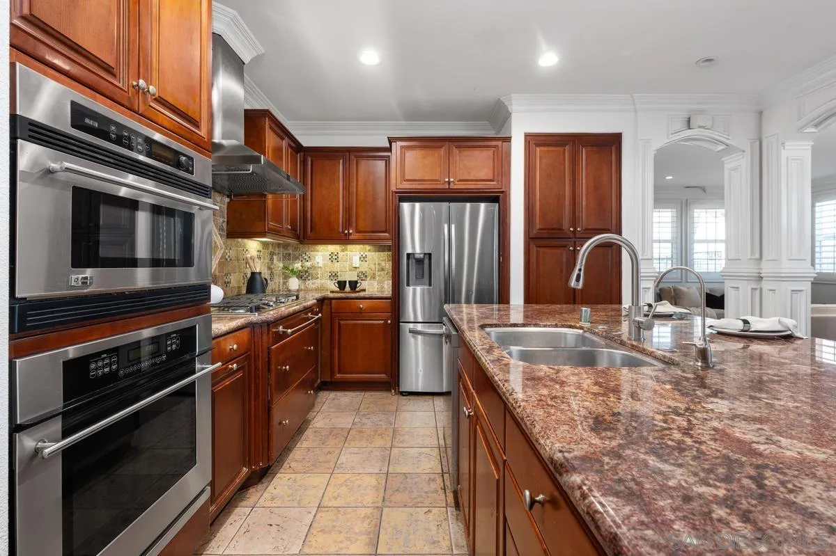 https://cdn.realtyfeed.com/cdn/127/2600605/6af9f65cd3a7003c4239cc18e2192345.webp