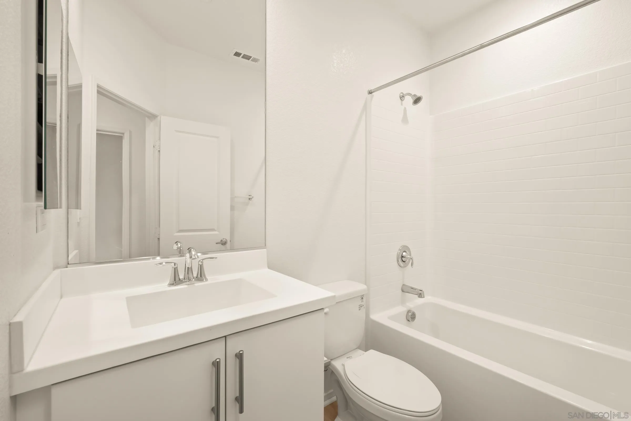 Photo #30: 2600609 Listing: Photo #30