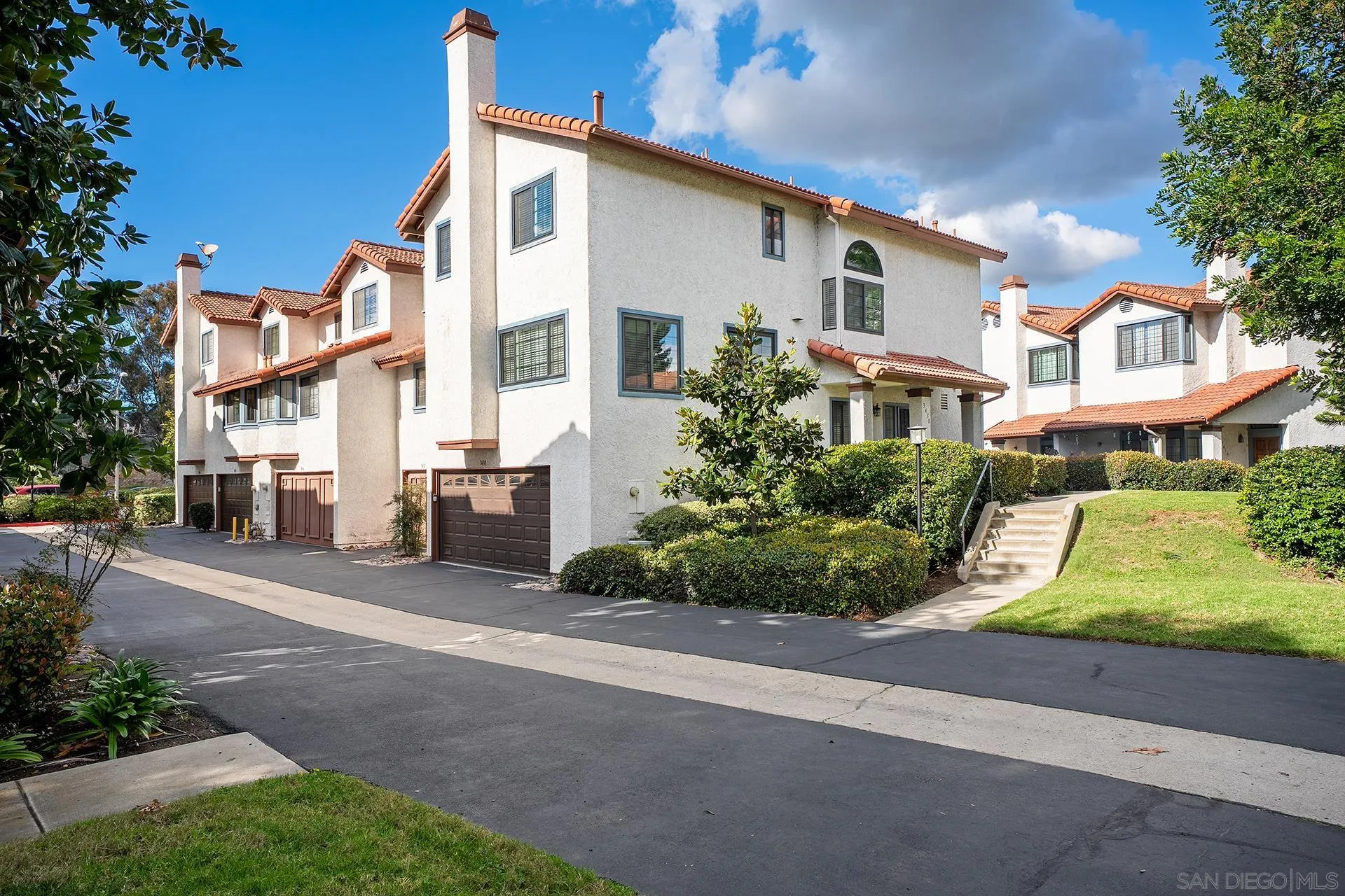 Photo #2: 2600613 Listing: Photo #2