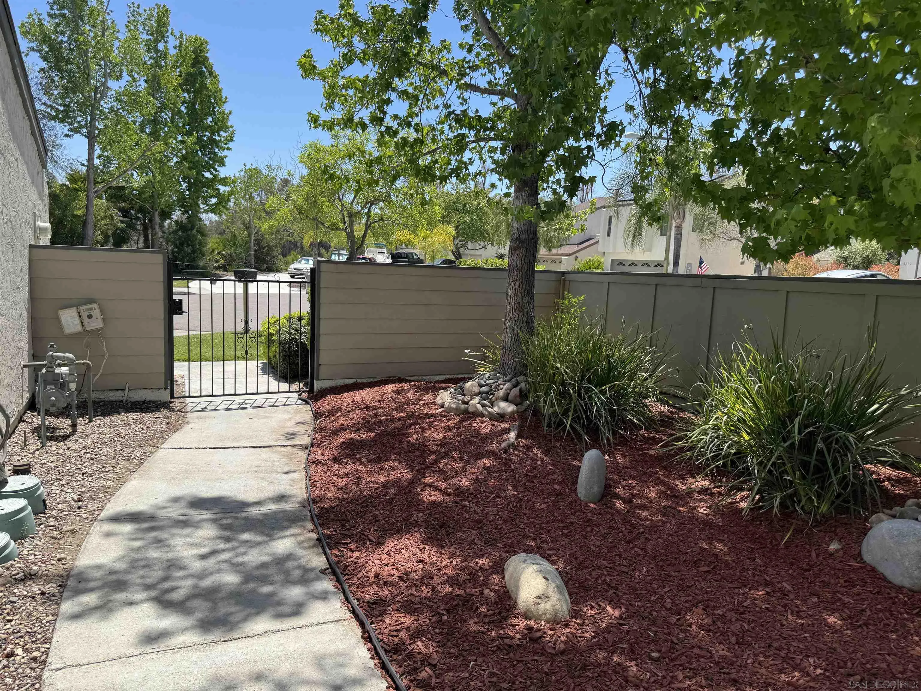 https://cdn.realtyfeed.com/cdn/127/2600614/889a55a911d2acbddce0580a9d0a3bc3.webp