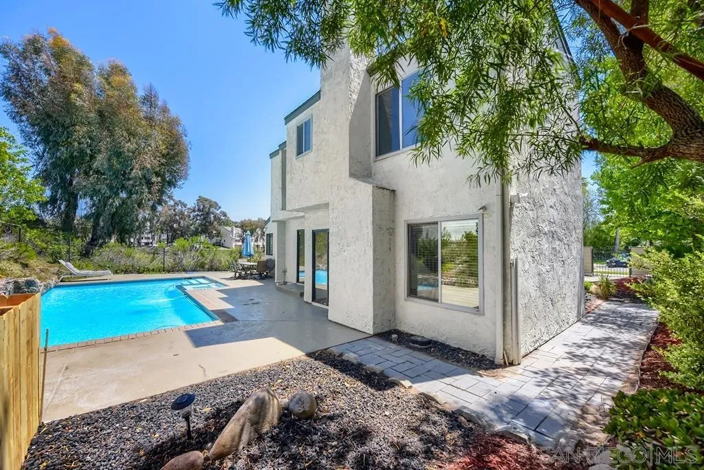 https://cdn.realtyfeed.com/cdn/127/2600614/beb2811276fb4e63203105ede56fe2f3.webp