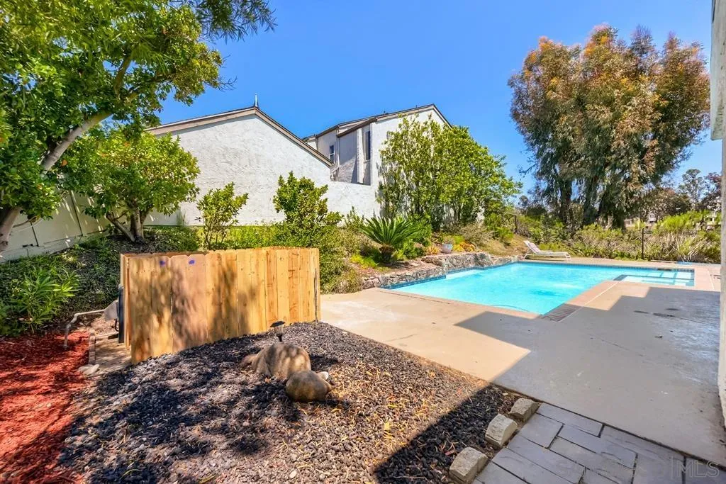 https://cdn.realtyfeed.com/cdn/127/2600614/ca15f066221a3e6bc8afc7a9aa71529e.webp
