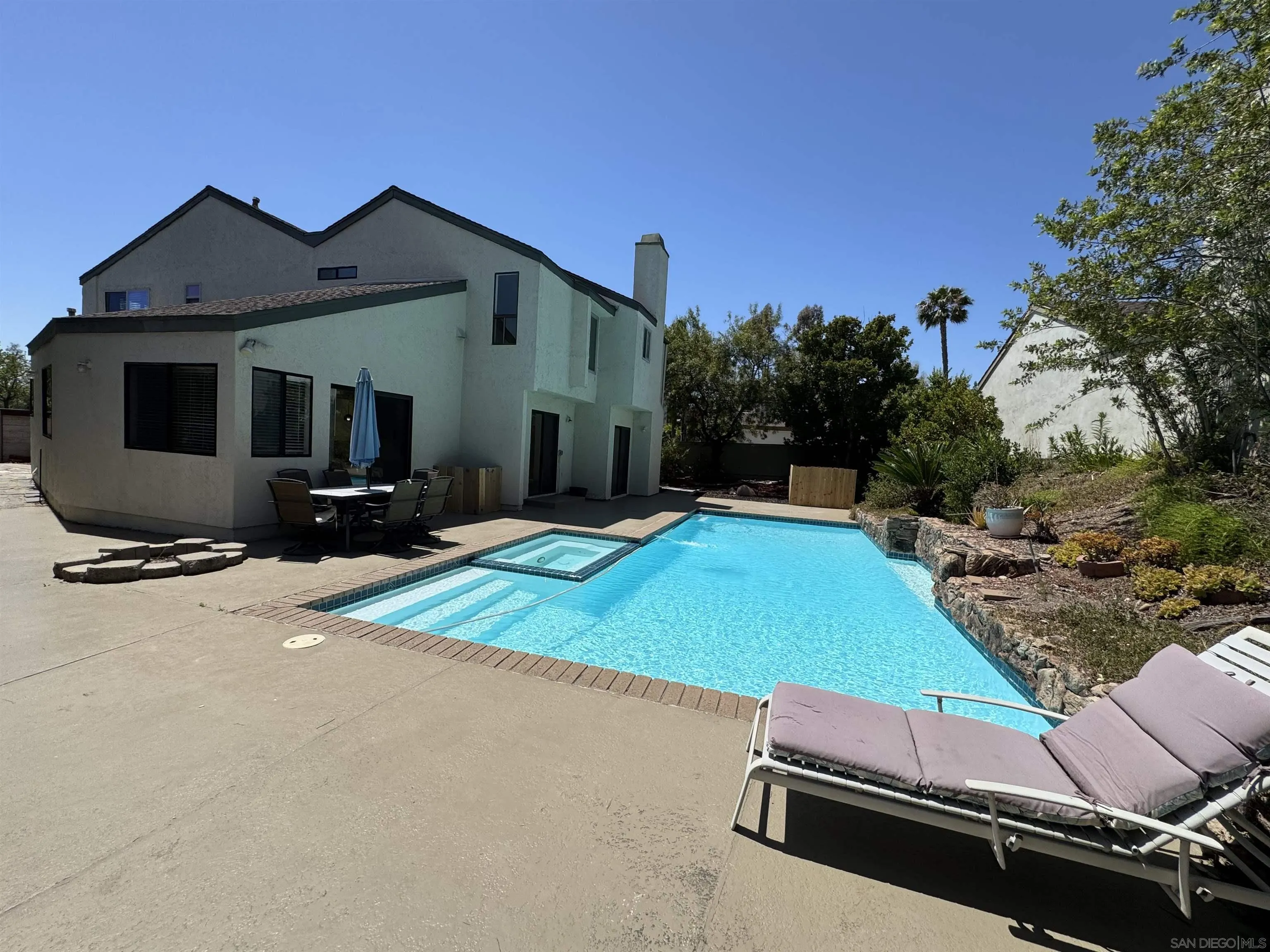 https://cdn.realtyfeed.com/cdn/127/2600614/f04ff737c1ba50fa3f5c8229421911a7.webp