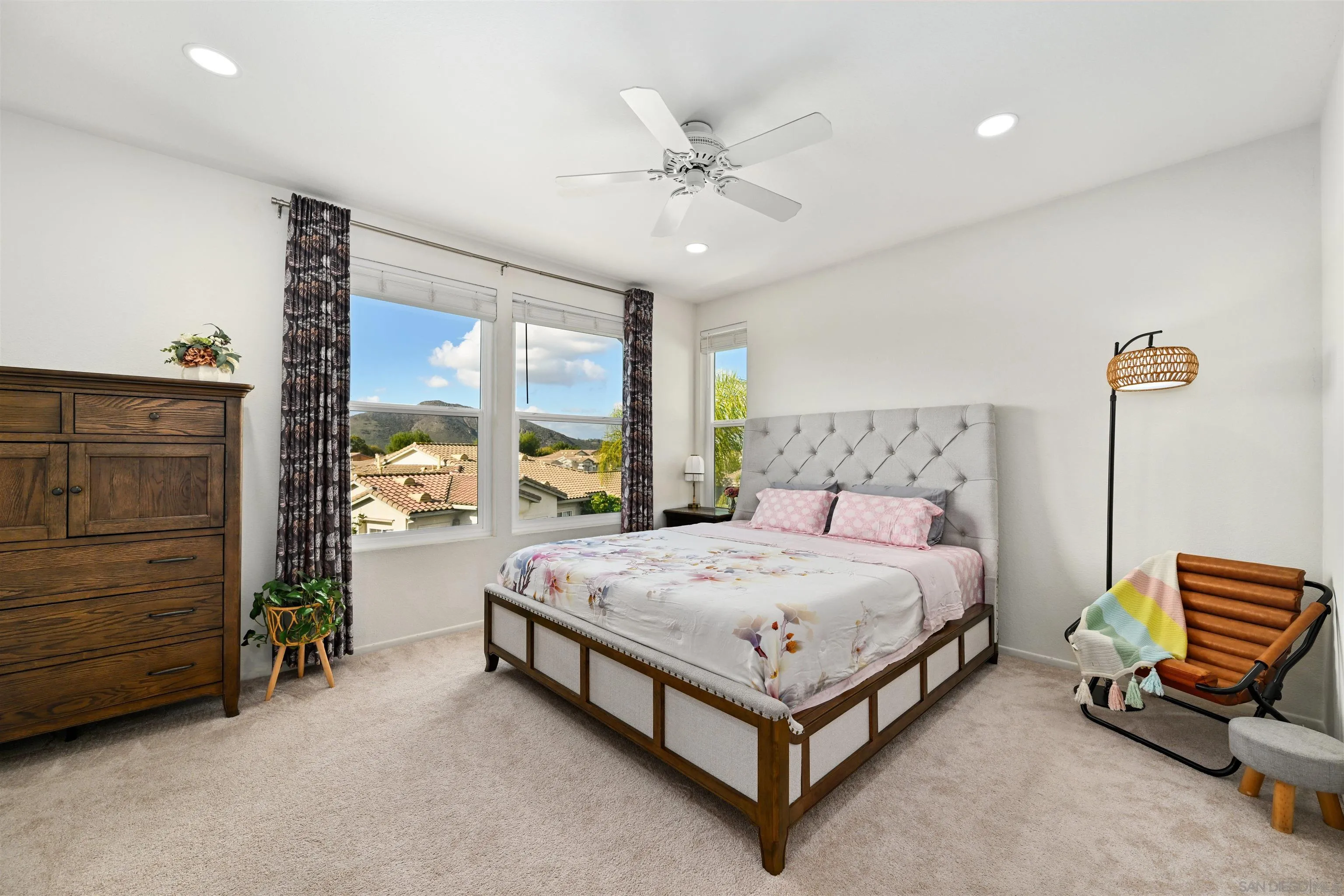 https://cdn.realtyfeed.com/cdn/127/2600616/8625222fb6eeb4215d68bee8810370bd.webp