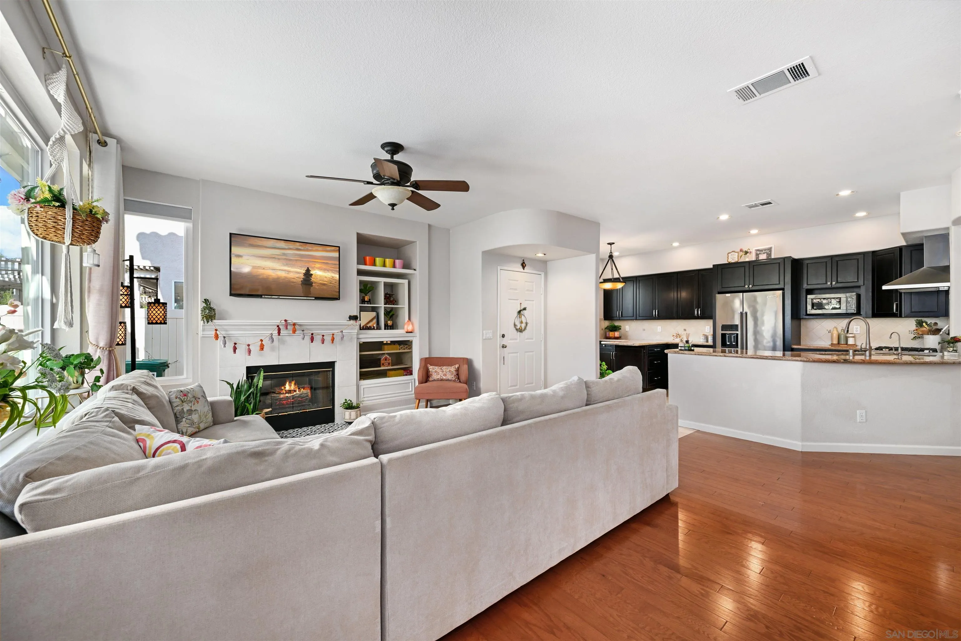https://cdn.realtyfeed.com/cdn/127/2600616/fd44acdc27b6aa49e68c503a4b391939.webp