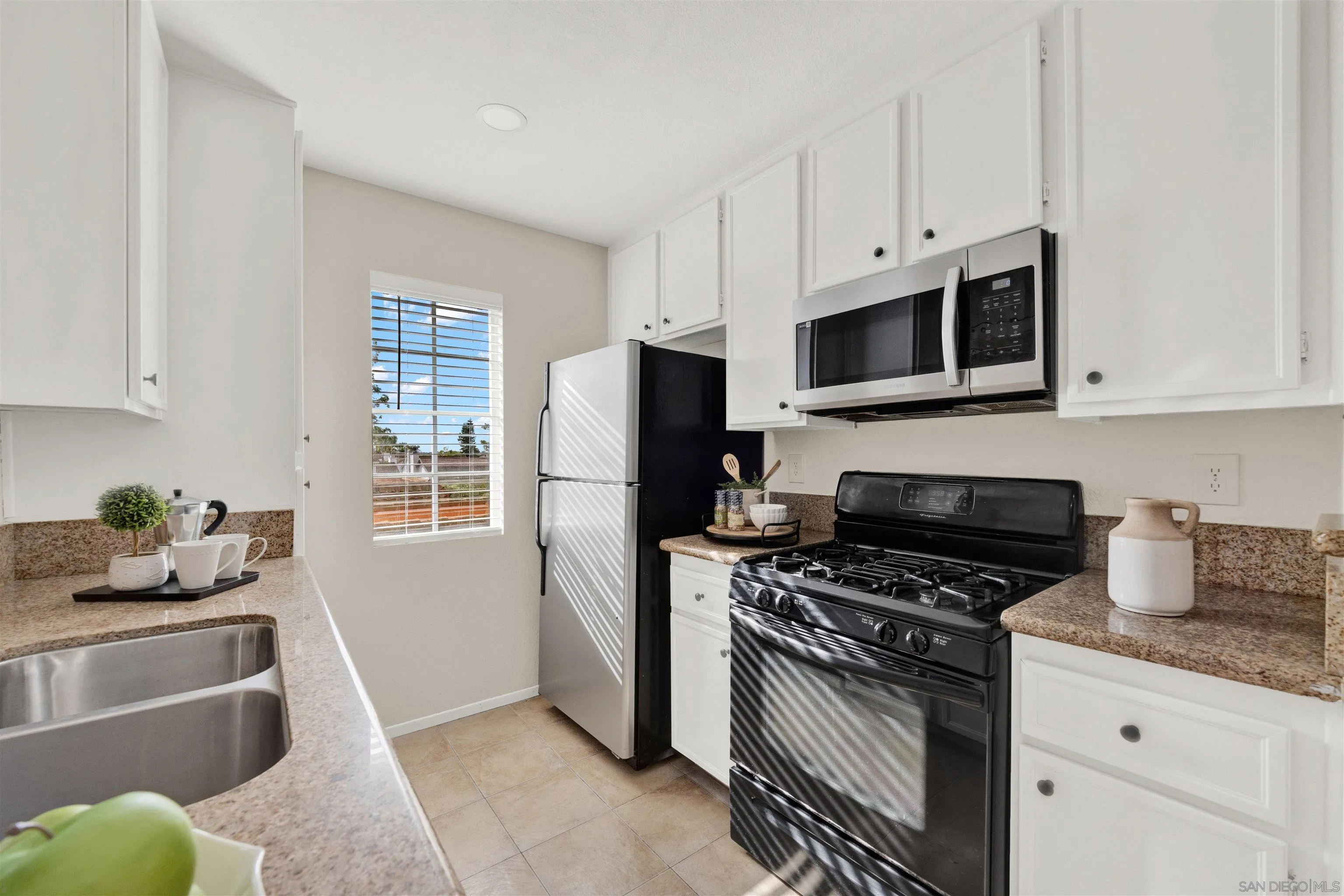 https://cdn.realtyfeed.com/cdn/127/2600618/1701f5d473bcf32b6b9ec318545a500c.webp