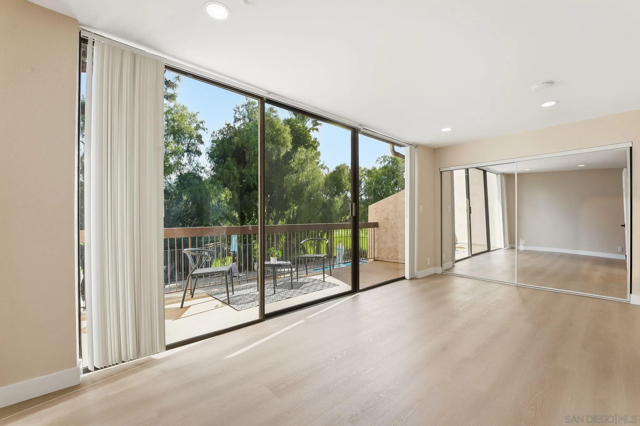 https://cdn.realtyfeed.com/cdn/127/2600619/1fe3278a1f6e79ad7e44b6783dc9138f.webp