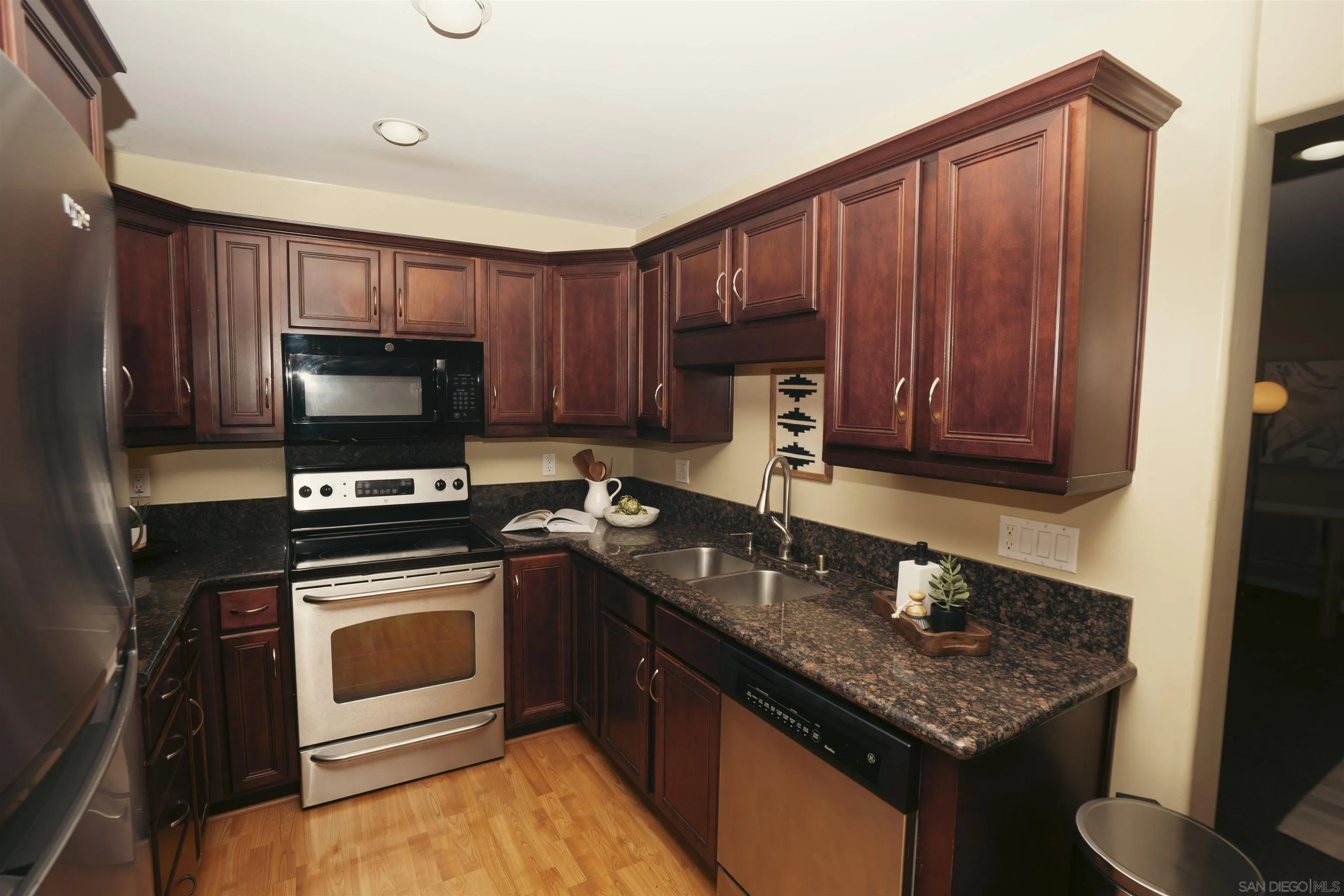 https://cdn.realtyfeed.com/cdn/127/2600641/e9b382428bafbe2a7e9ee00aeda57383.webp