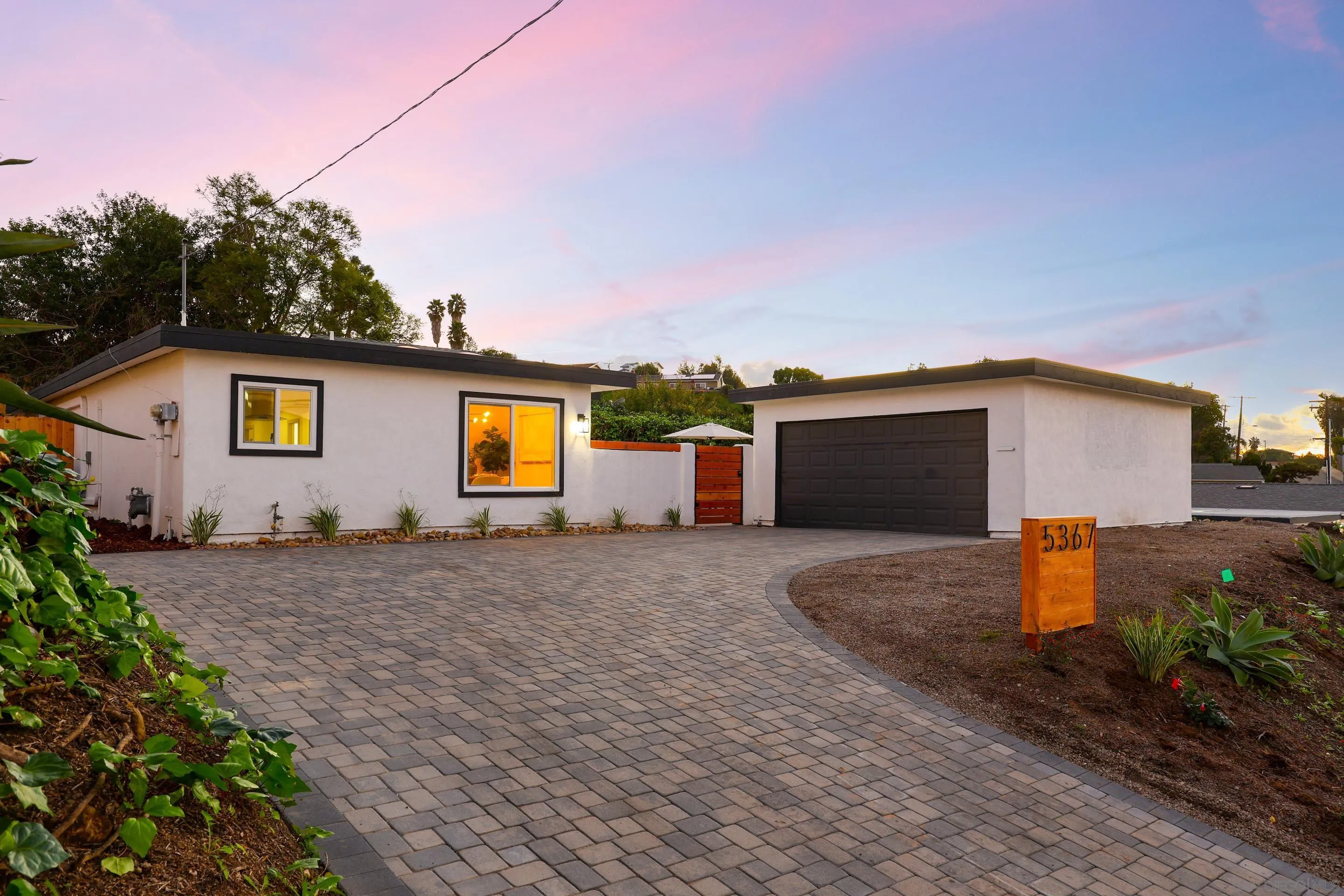 https://cdn.realtyfeed.com/cdn/127/2600642/69e457e9c4c0e5b1f326c99960f80d25.webp