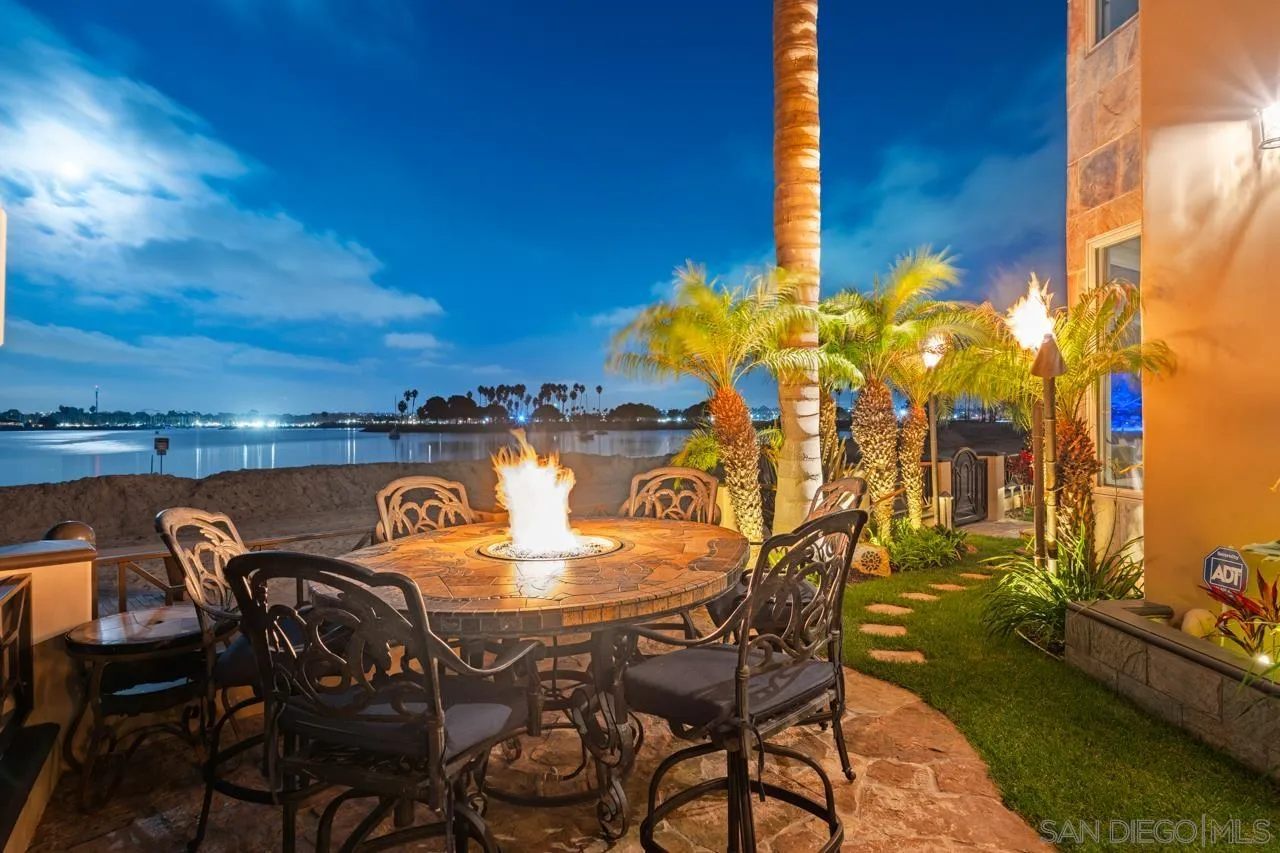 2741 Bayside Walk, San Diego, CA, 92109