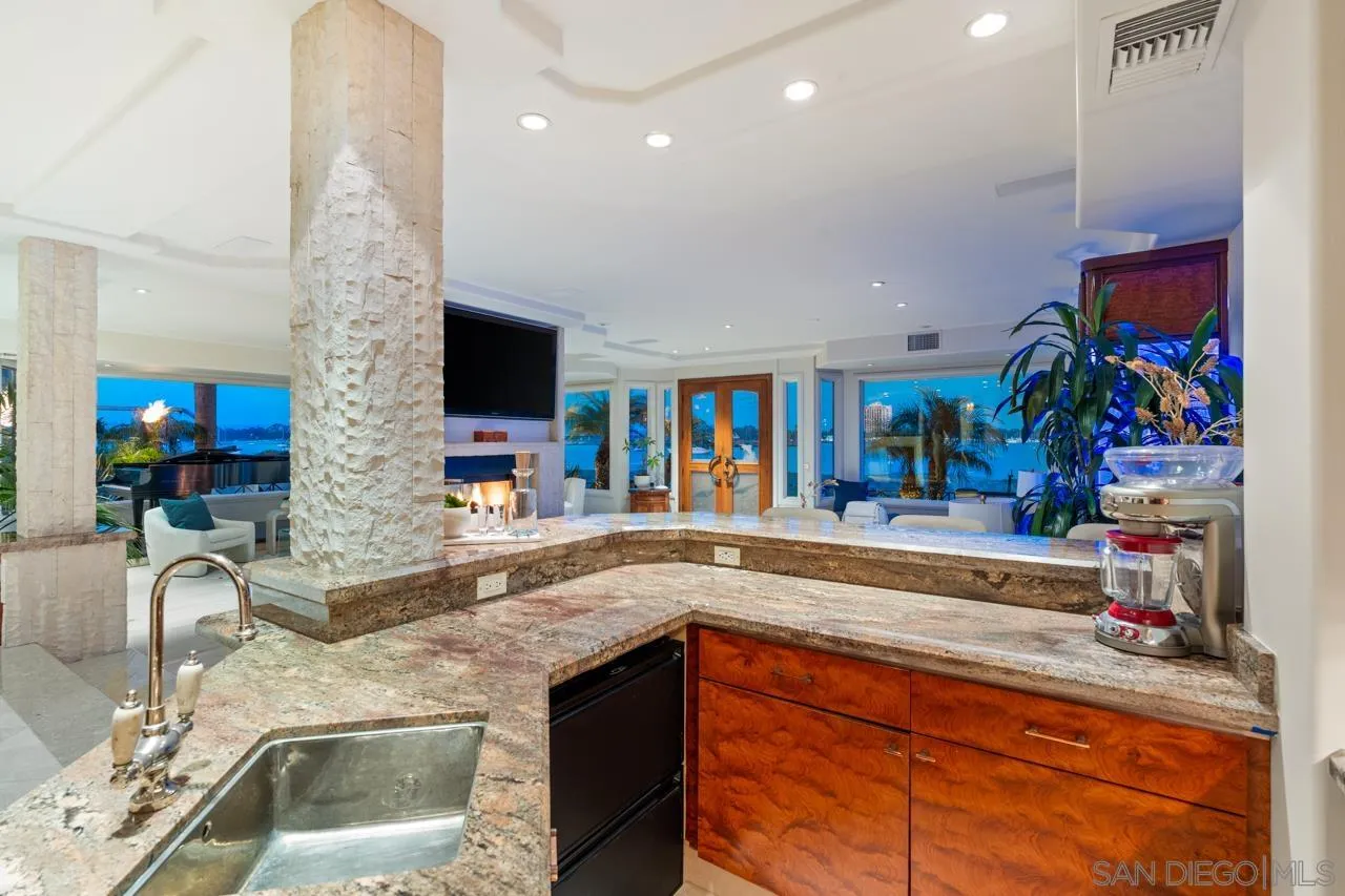 2741 Bayside Walk, San Diego, CA, 92109