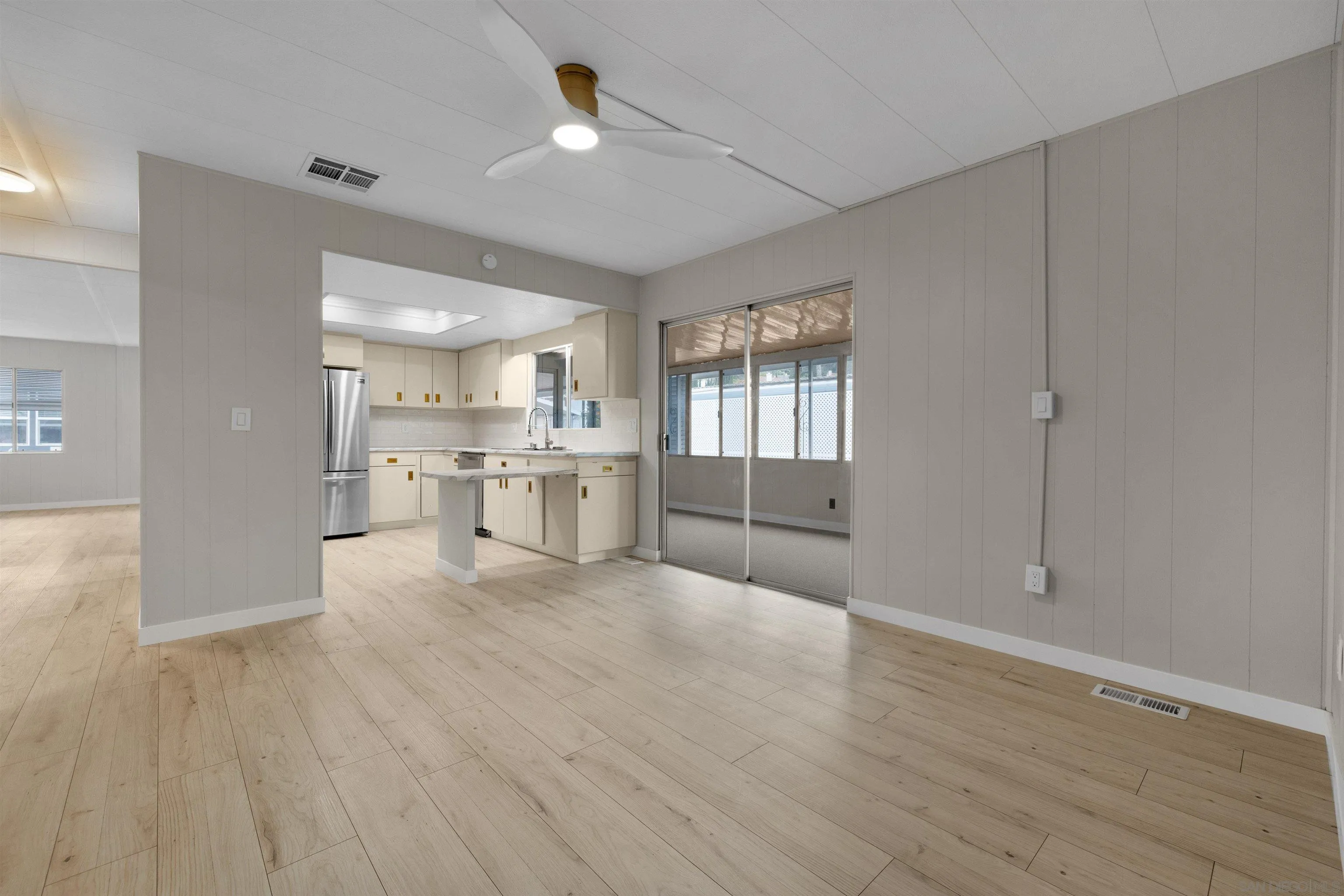 https://cdn.realtyfeed.com/cdn/127/2600647/144061e63de029b32d895fda8b93fb81.webp