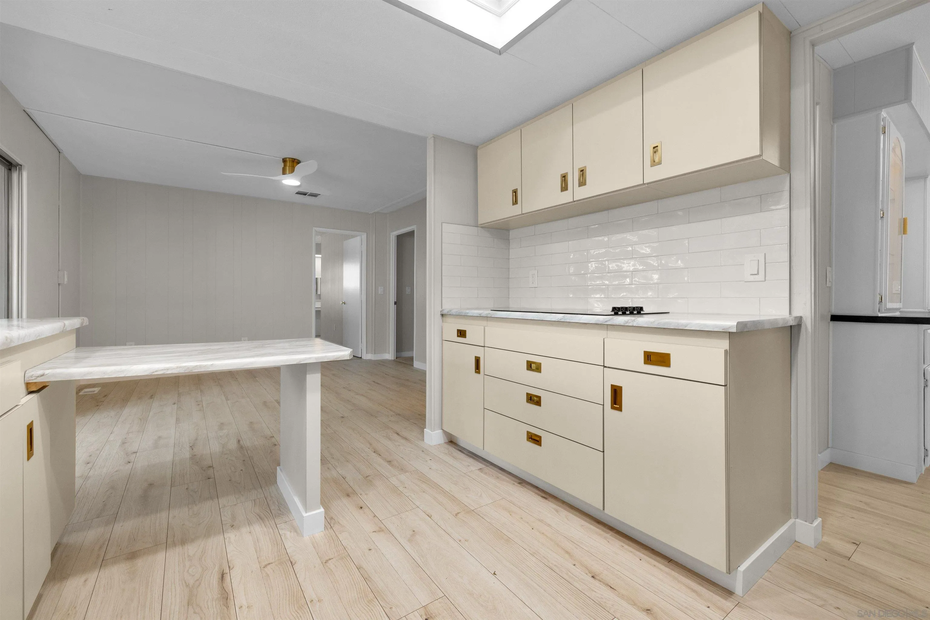 https://cdn.realtyfeed.com/cdn/127/2600647/8737ba5b387ed919089416c7a8e16386.webp