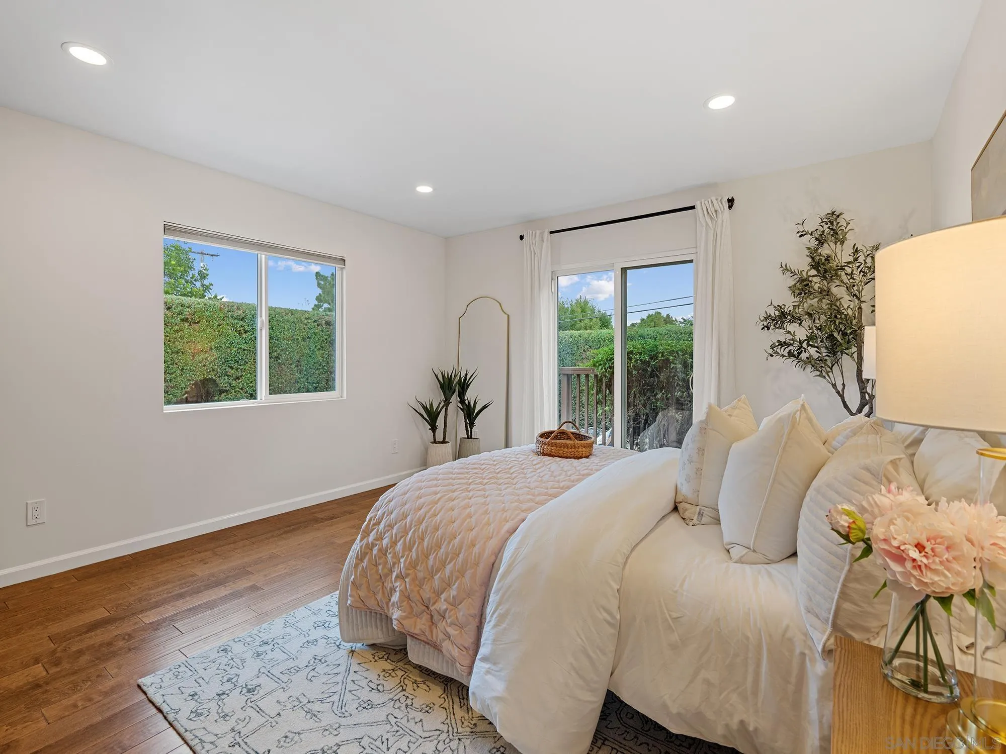 https://cdn.realtyfeed.com/cdn/127/2600648/2c3451f5e339182aa767102f635ebe23.webp