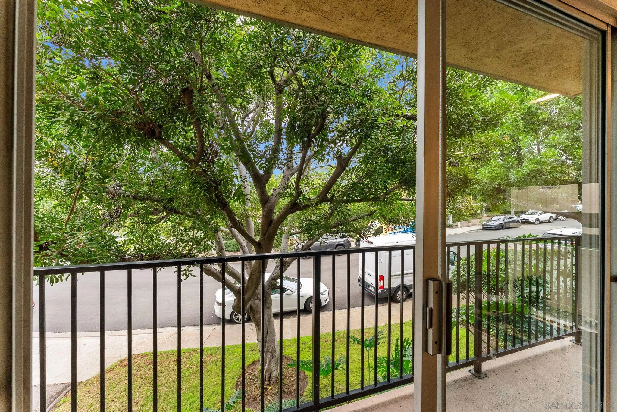 https://cdn.realtyfeed.com/cdn/127/2600650/44e5541649d173ed166e1f14032968a4.webp