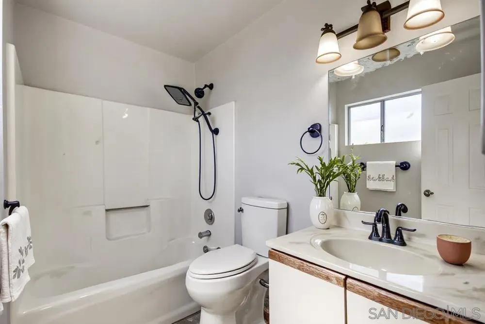 Photo #10: 2600652 Listing: Photo #10