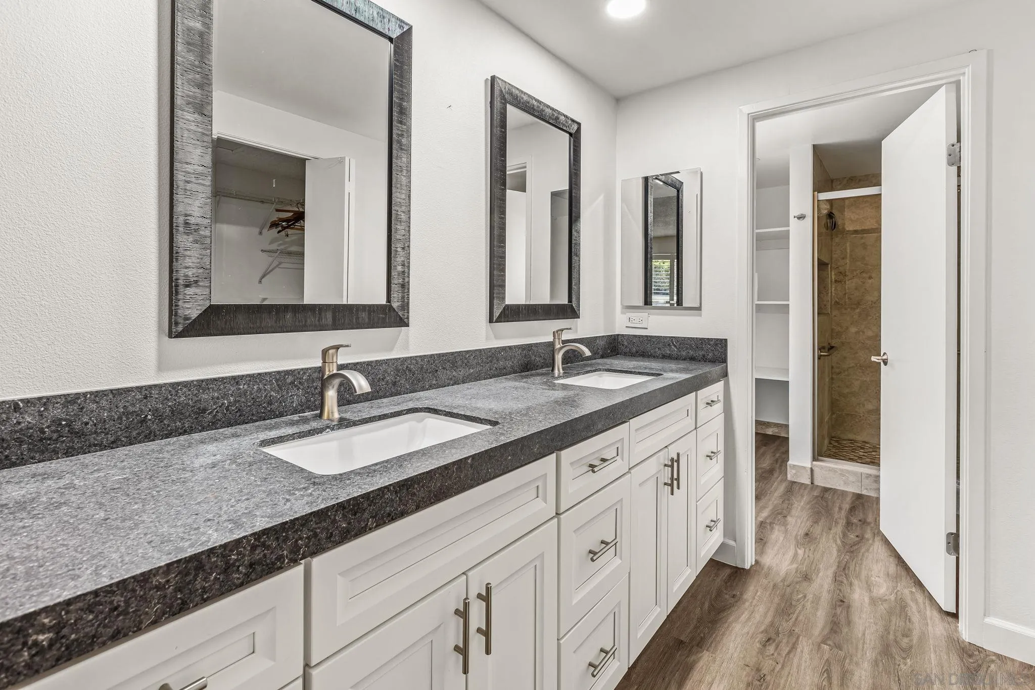 https://cdn.realtyfeed.com/cdn/127/2600656/6b81c81c1f10daf1a76d42526fb99d61.webp