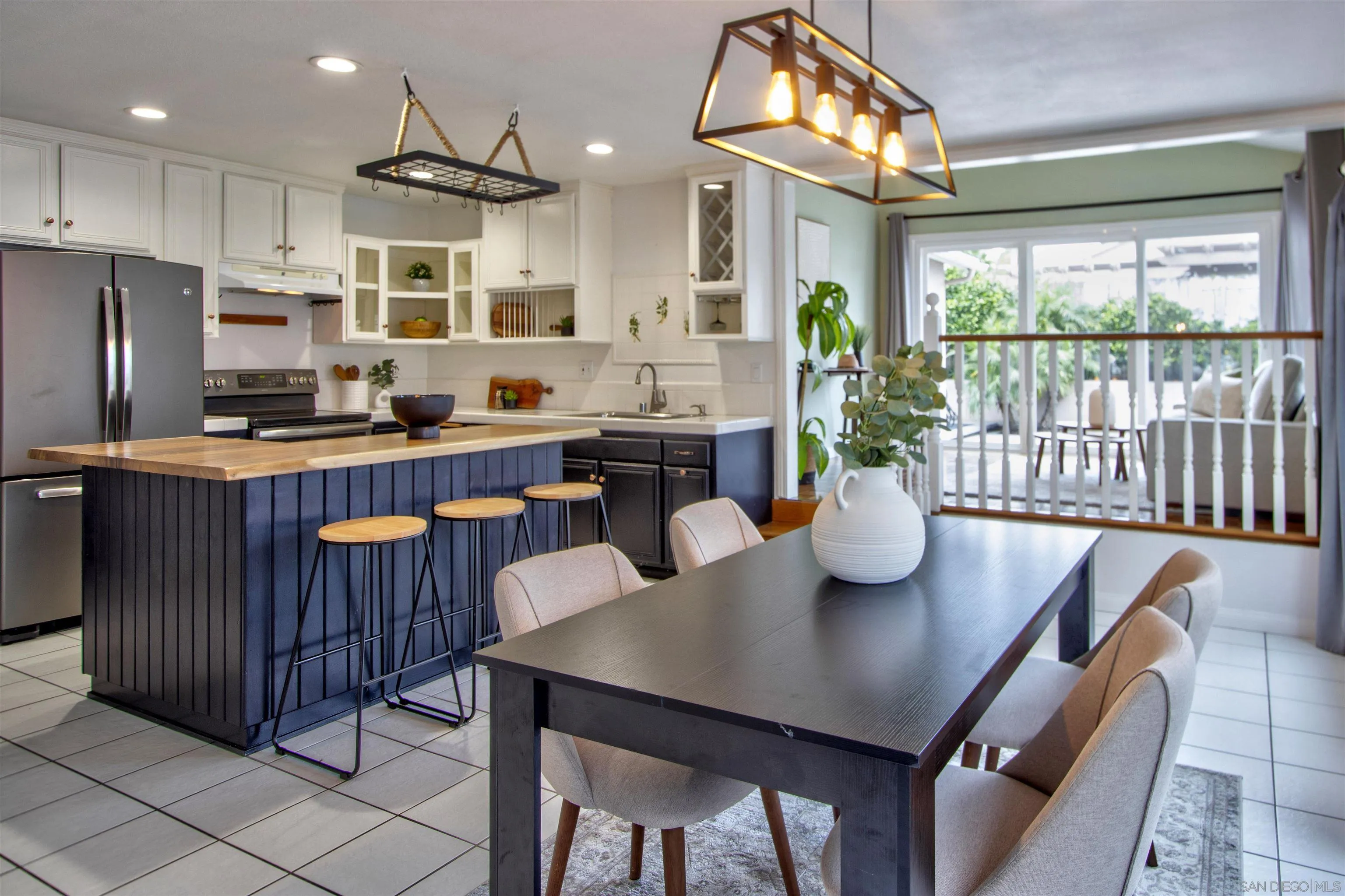 https://cdn.realtyfeed.com/cdn/127/2600658/5698849f776cc3e087db18644ded8324.webp