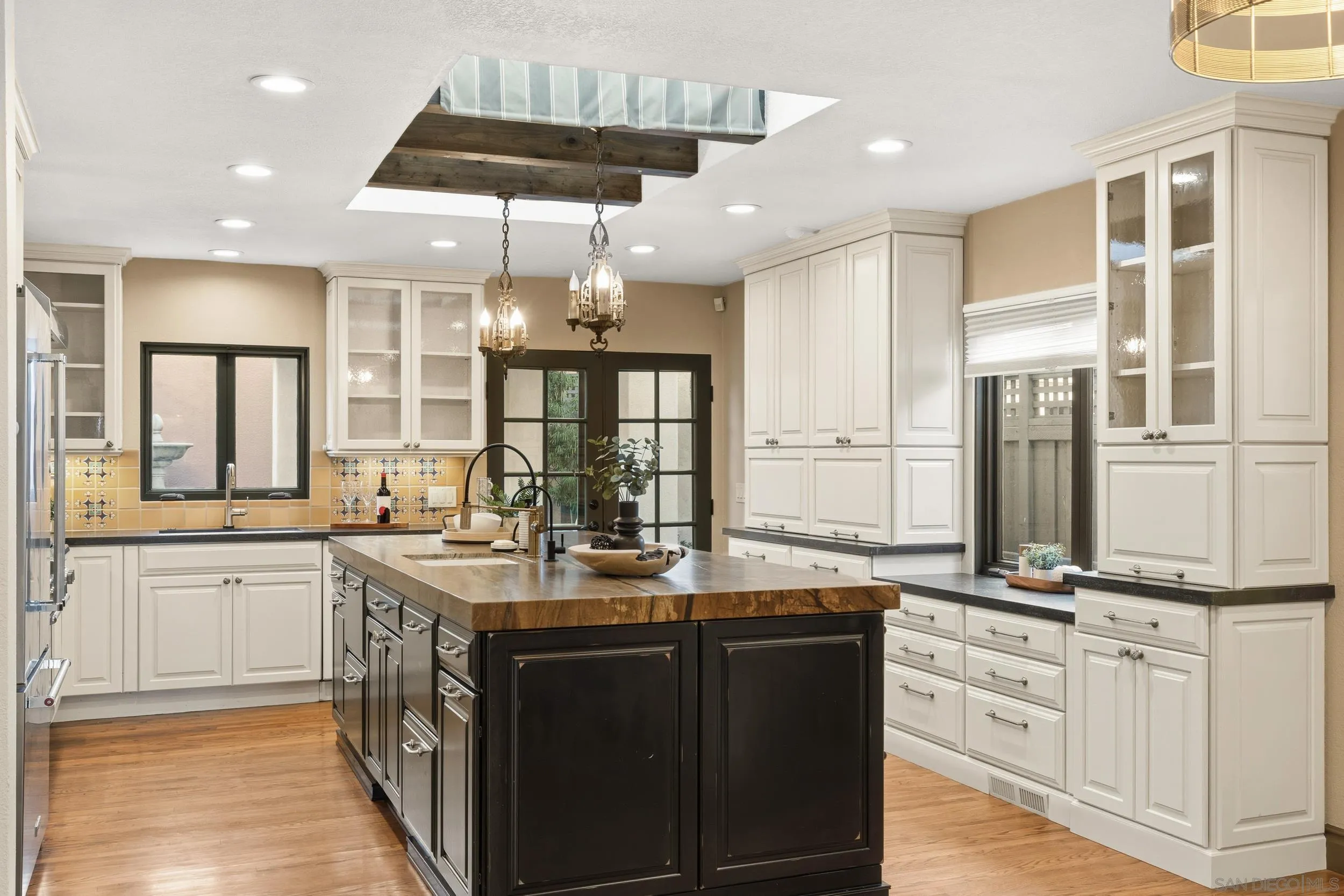 https://cdn.realtyfeed.com/cdn/127/2600659/15b491667a2ee44e6b17b7b264534347.webp