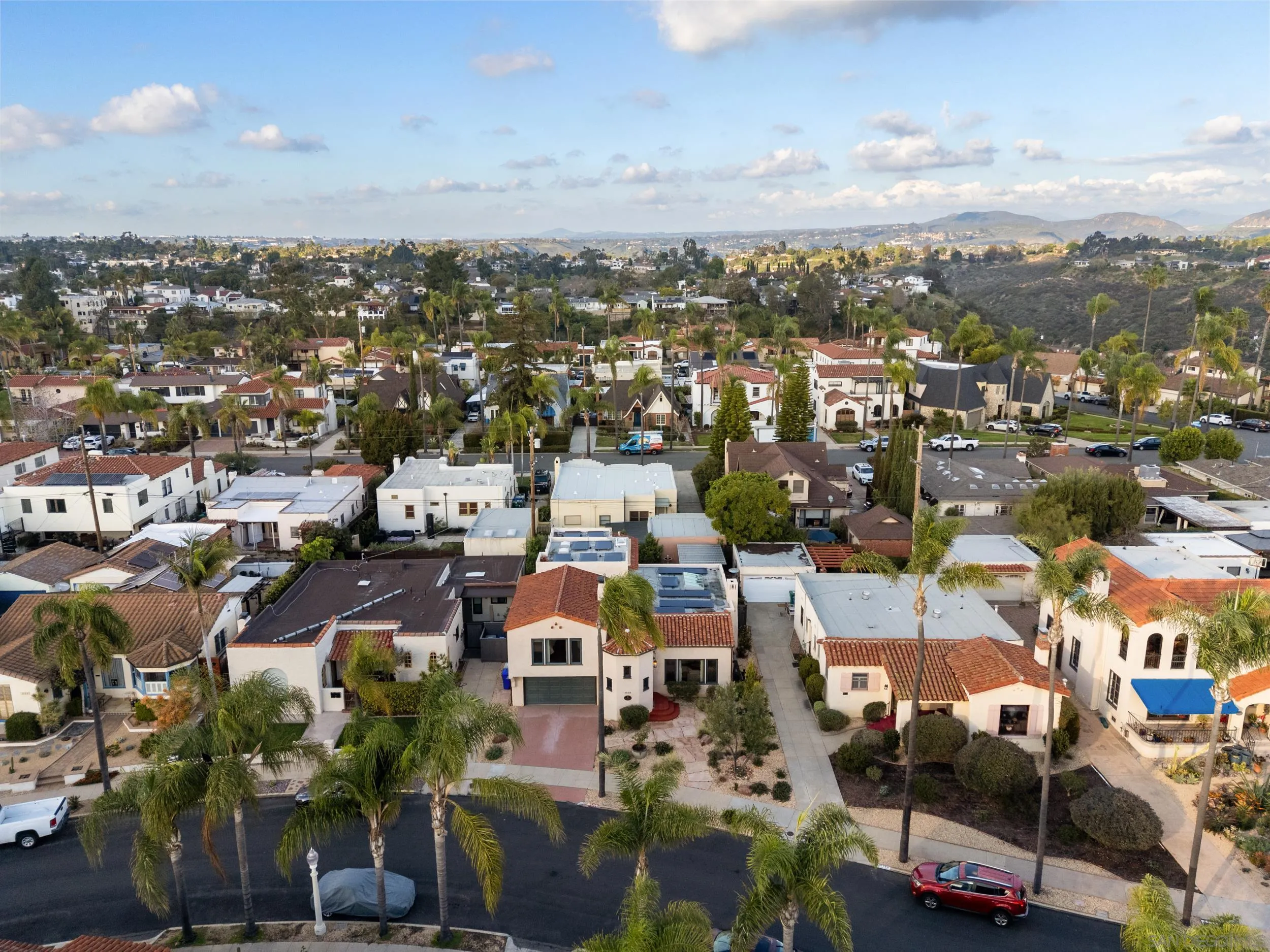 https://cdn.realtyfeed.com/cdn/127/2600659/628ba8f7b66597efa271515d2f1ff924.webp